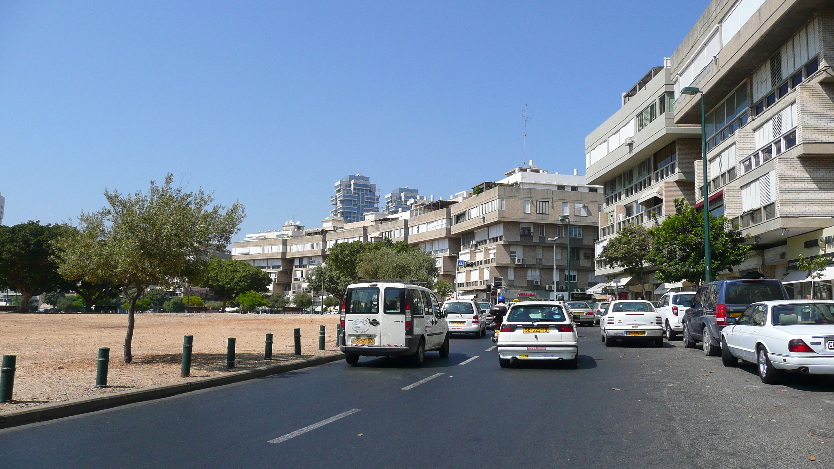 รูปถ่าย อิสราเอล(Israel) เทลอาวีฟ(Tel Aviv) จัตุรัสกิการ์ฮาเมดีนา(Kikar Hamedina) 2007-06 3