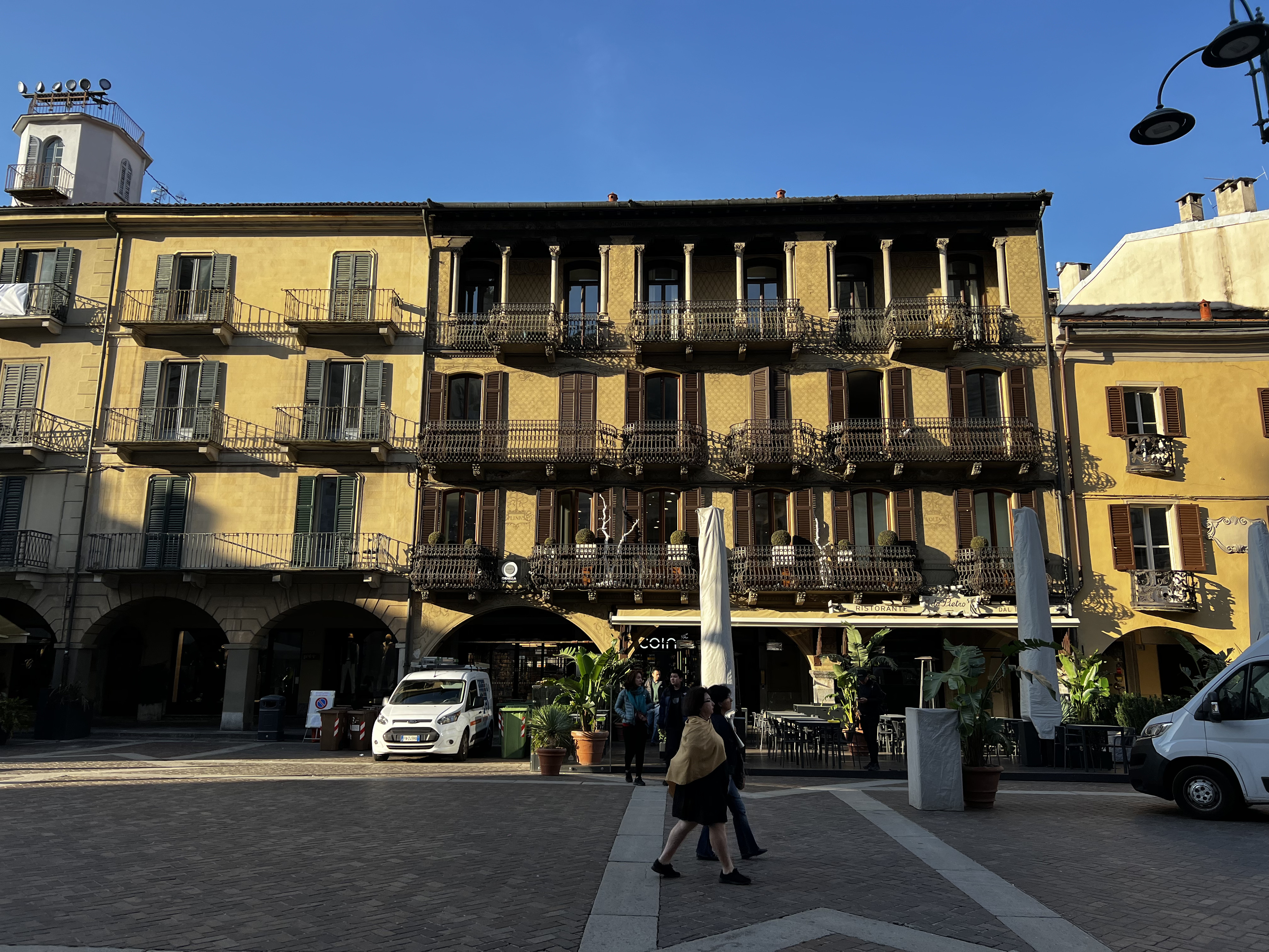 รูปถ่าย อิตาลี(Italy) โคโม(Como) 2023-10 31