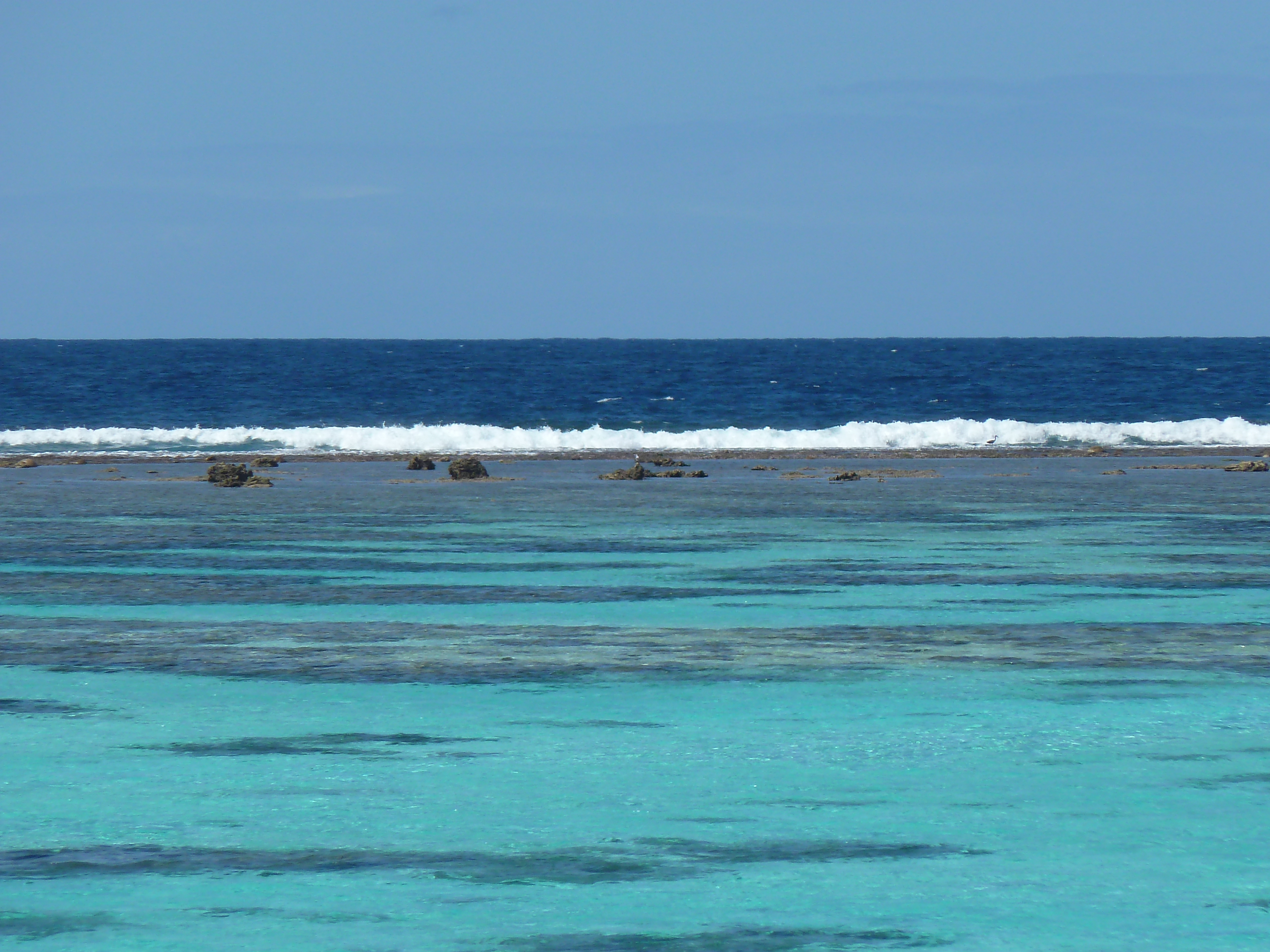 รูปถ่าย นิวแคลิโดเนีย(New Caledonia) เกาะลีฟู(Lifou) หมู่บ้านมู(Mu) 2010-05 44