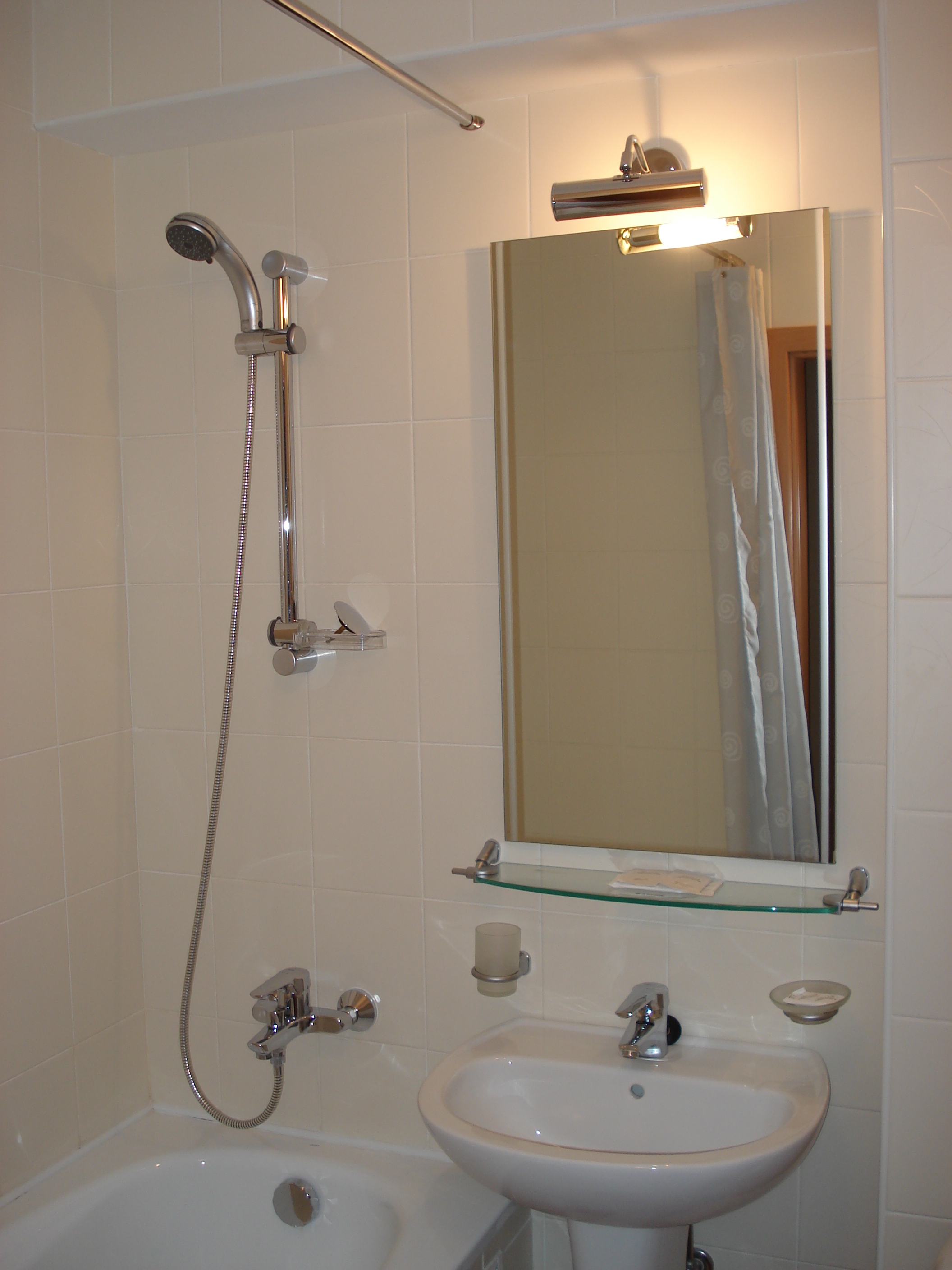 รูปถ่าย รัสเซีย(Russia) โนโวสิเบียร์สก์(Novosibirsk) โรงแรมซีบีร์(Sibir Hotel) 2006-07 3