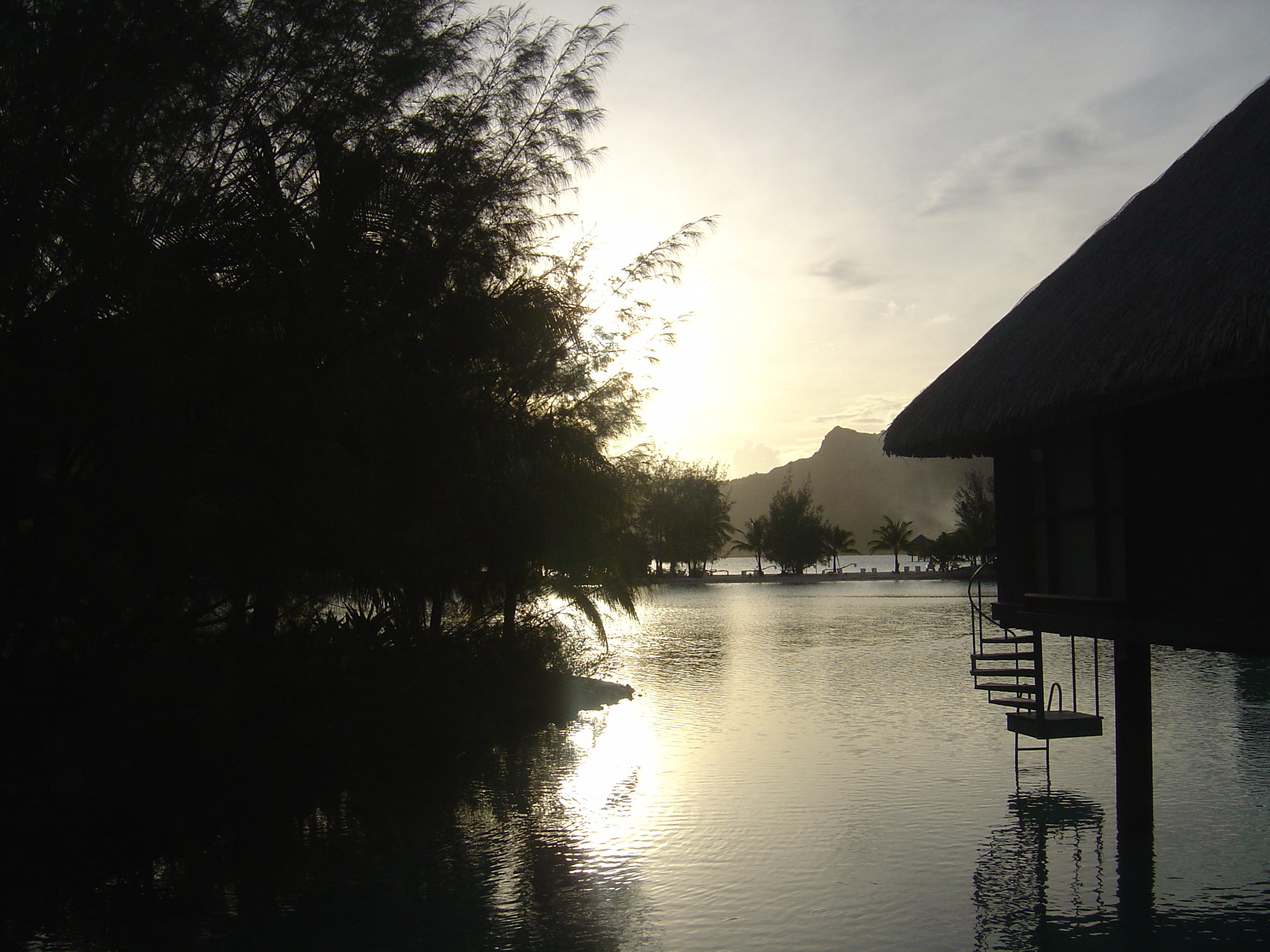 รูปถ่าย เฟรนช์โพลี่นีเซีย(Polynesia) โรงแรมเลอเมอริเดียน โบราโบรา(Meridien Bora Bora Hotel) 2006-04 9