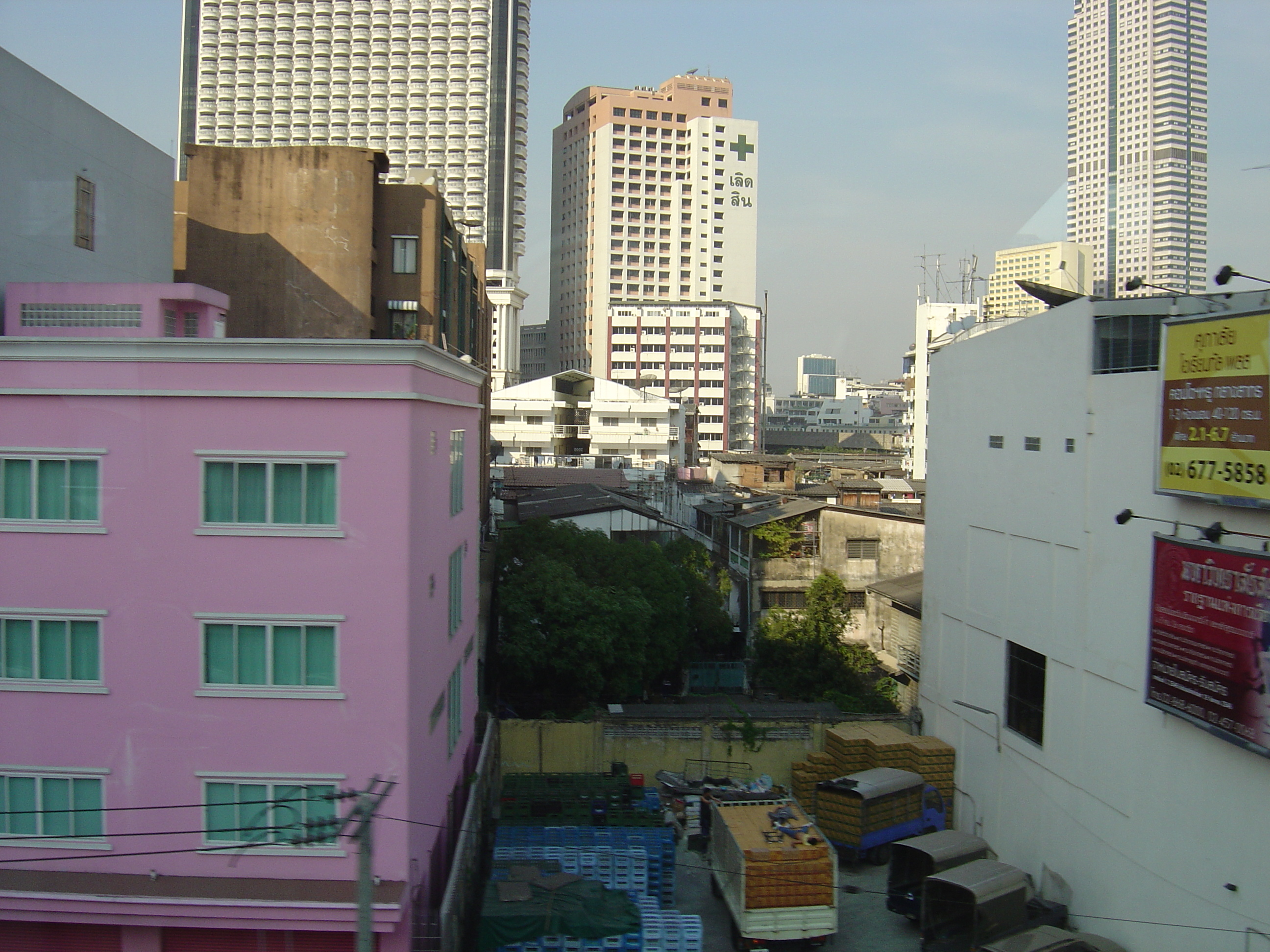 รูปถ่าย ไทย(Thailand) กรุงเทพมหานคร(Bangkok) รถไฟฟ้า(Sky Train) 2004-12 73