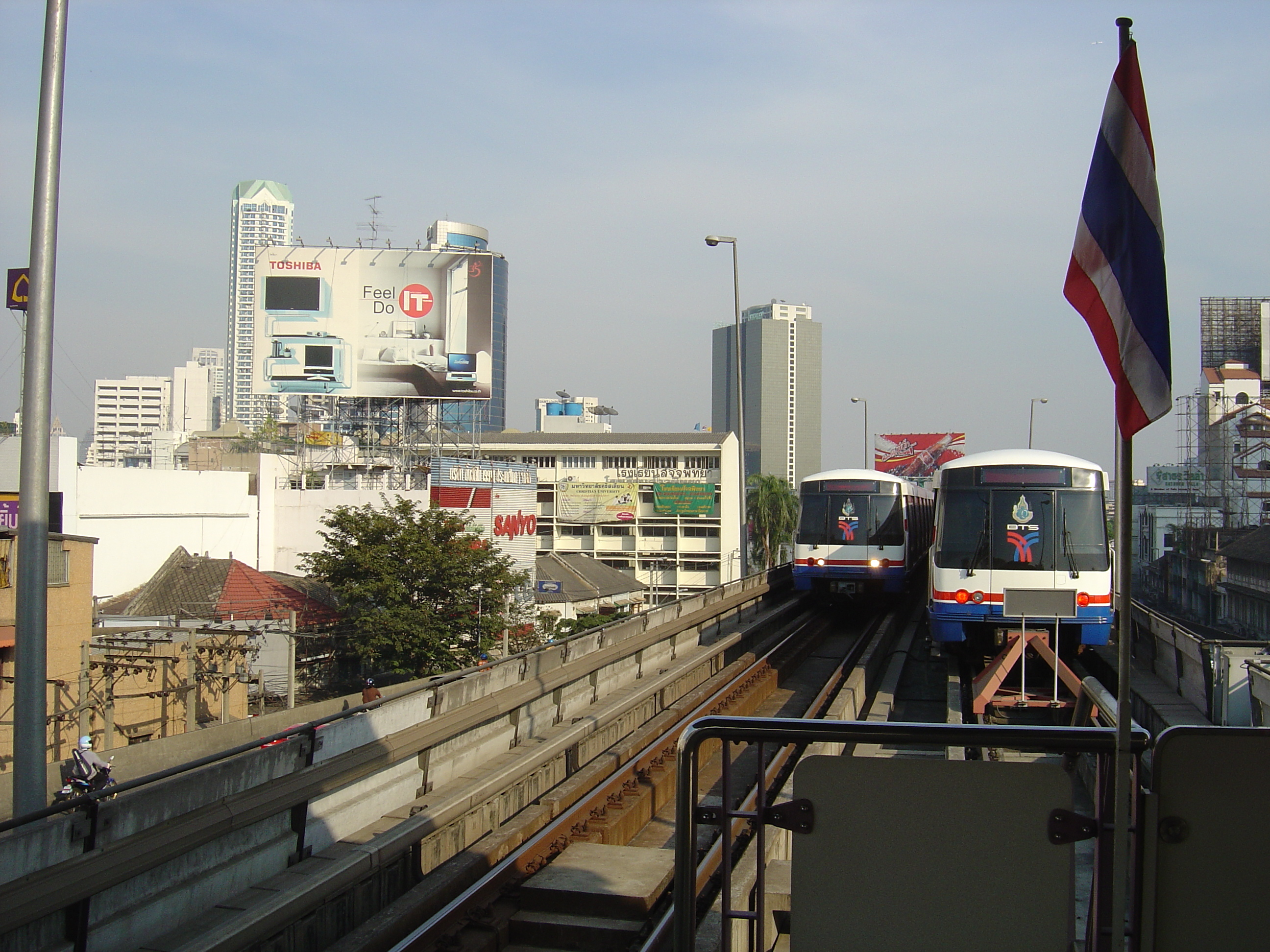 รูปถ่าย ไทย(Thailand) กรุงเทพมหานคร(Bangkok) รถไฟฟ้า(Sky Train) 2004-12 101