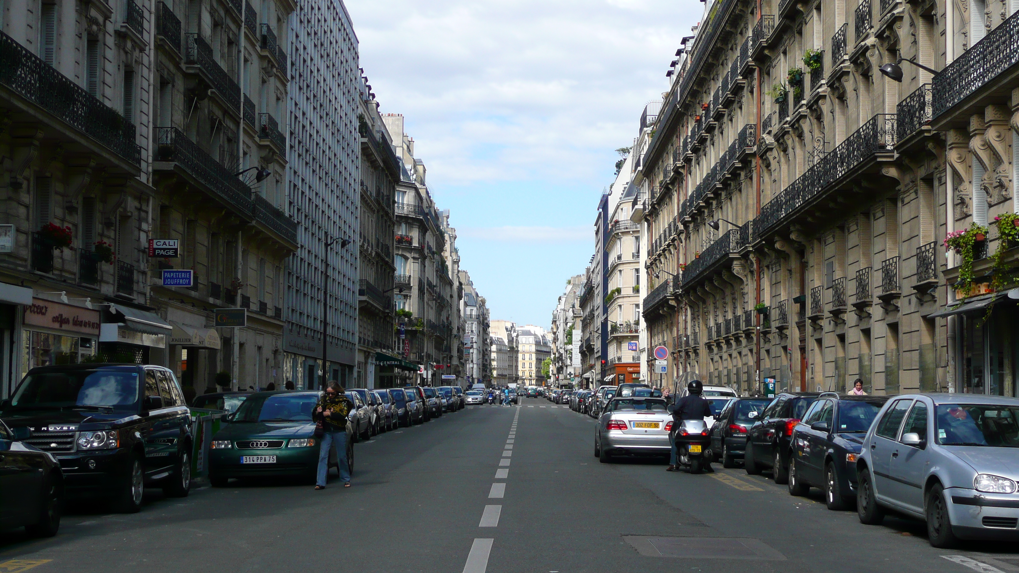 รูปถ่าย ฝรั่งเศส(France) ปารีส(Paris) คุ้มที่ 17 (17th Arrondissement) ถนนฌูฟรัว-ดาบ็อง(Rue Jouffroy d'Abbans) 2007-05 18