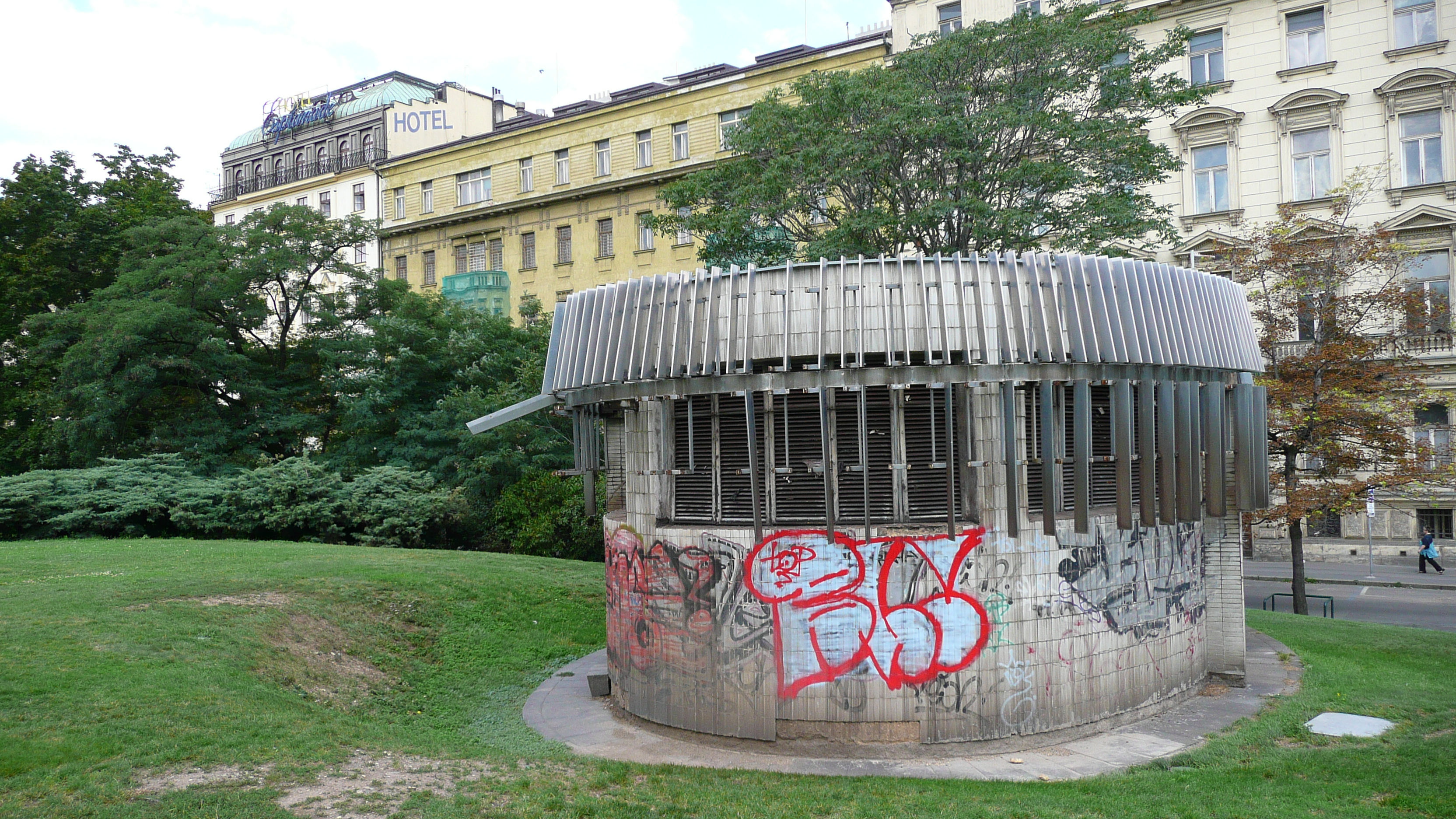รูปถ่าย สาธารณรัฐเช็ก(Czech Republic) ปราก(Prague) วิลโซโนวา(Wilsonova) 2007-07 12