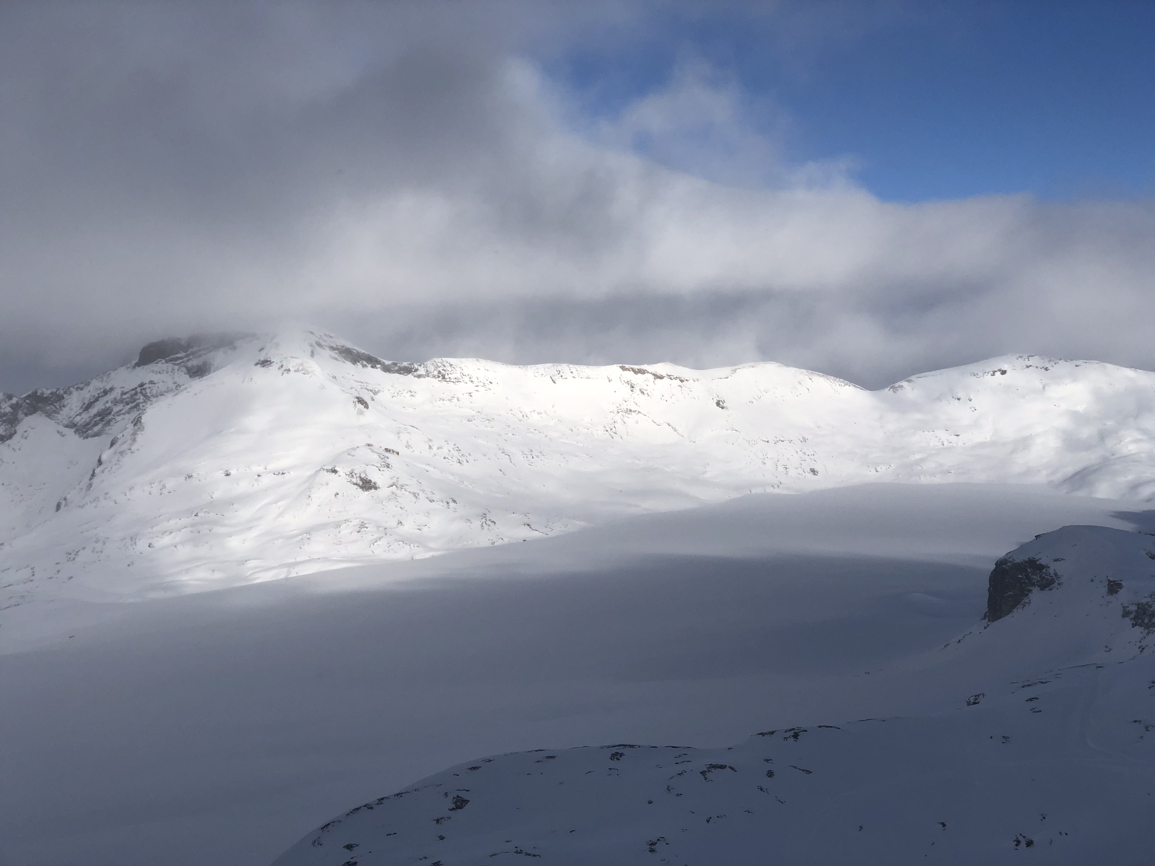 รูปถ่าย สวิสเซอร์แลนด์(Switzerland) ครองส์-มงตานา(Crans Montana) 2020-12 484