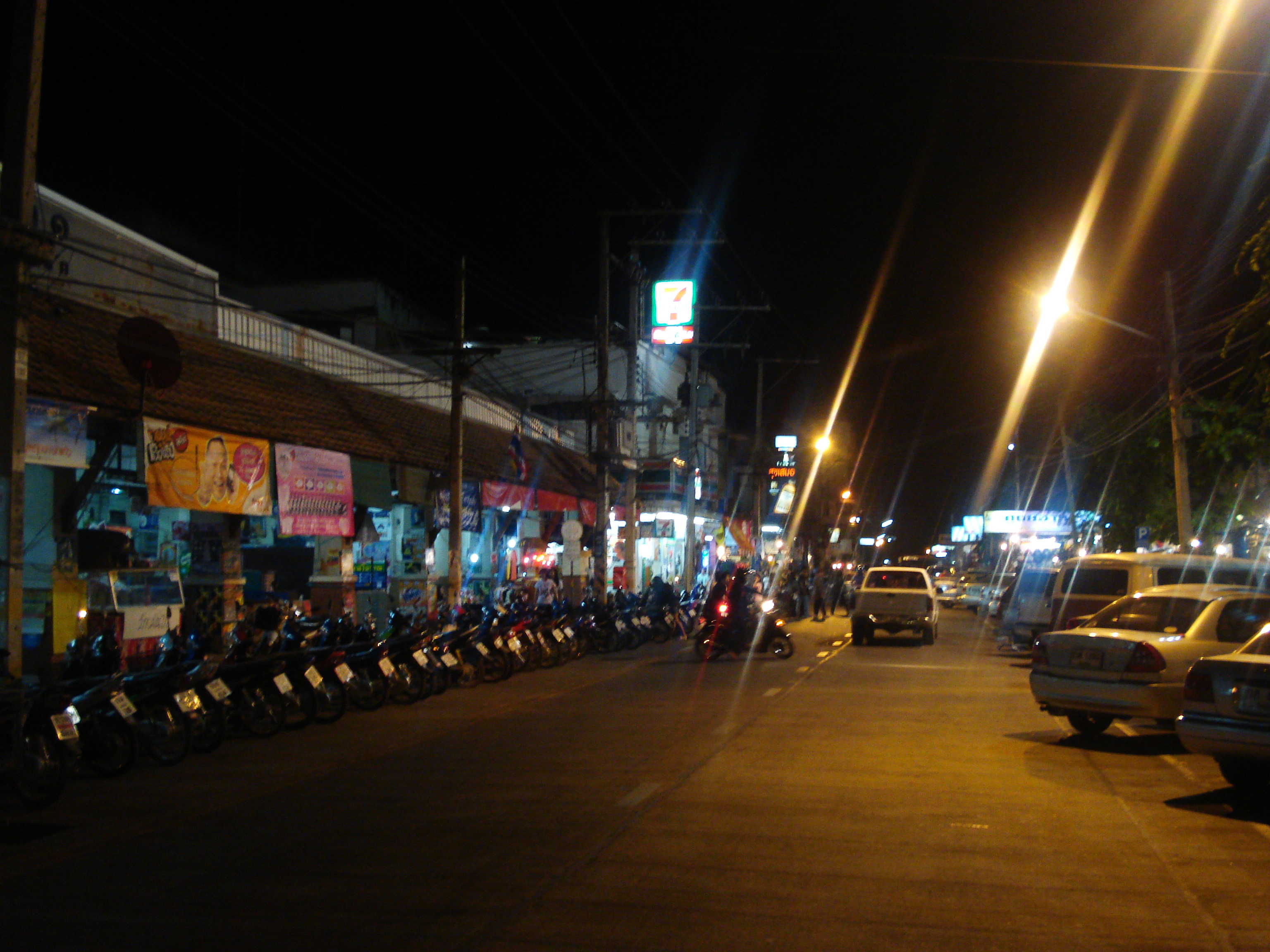 รูปถ่าย ไทย(Thailand) พิษณุโลก(Phitsanulok) ถนนพุทธบูชา(Puttabucha) 2008-01 2