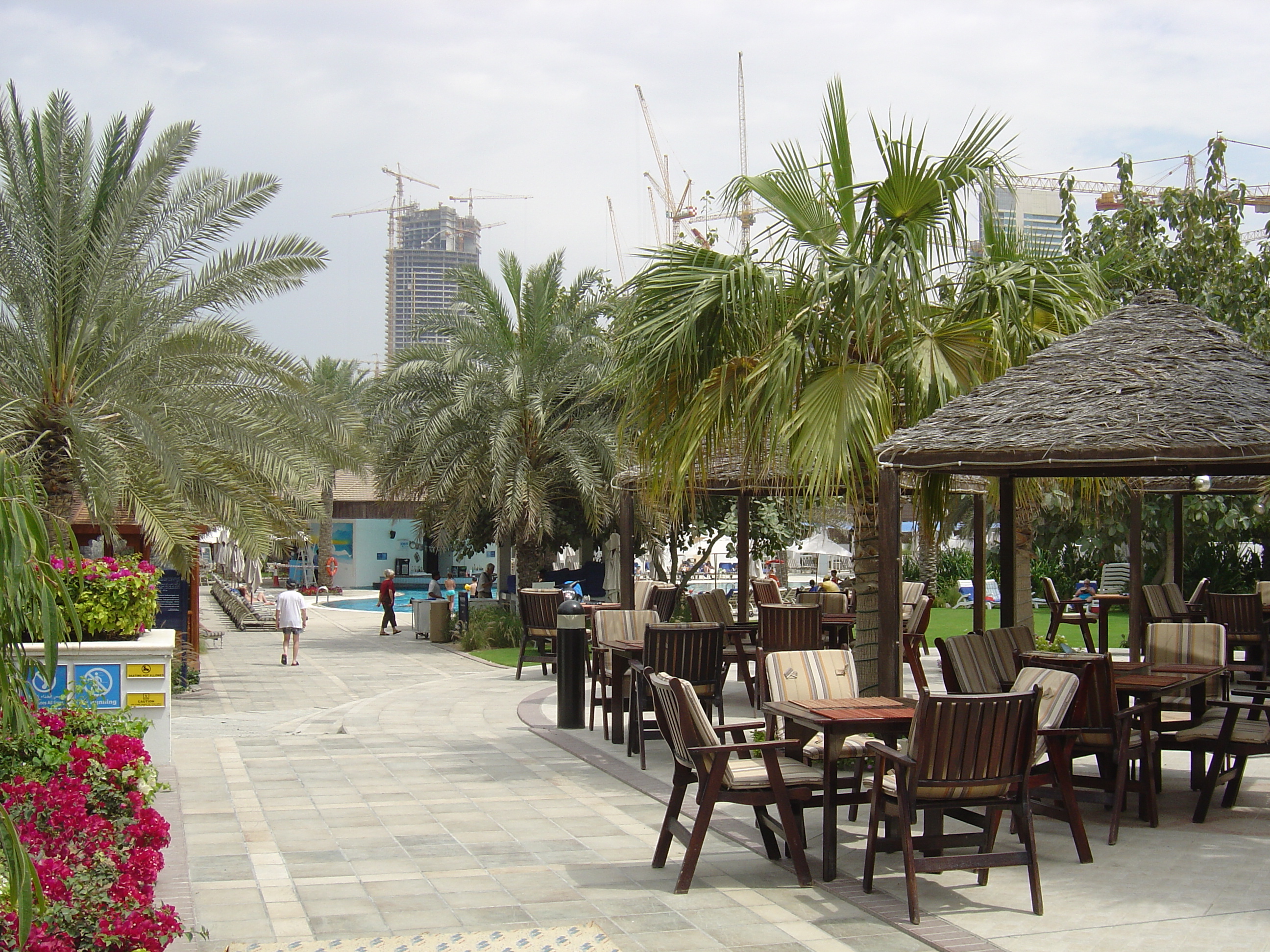 รูปถ่าย สหรัฐอาหรับเอมิเรตส์(United Arab Emirates) ดูไบ(Dubai) โรงแรมเชอราตัน จุมัยเราะห์บีช(Sheraton Jumeirah Beach Hotel) 2005-03 11