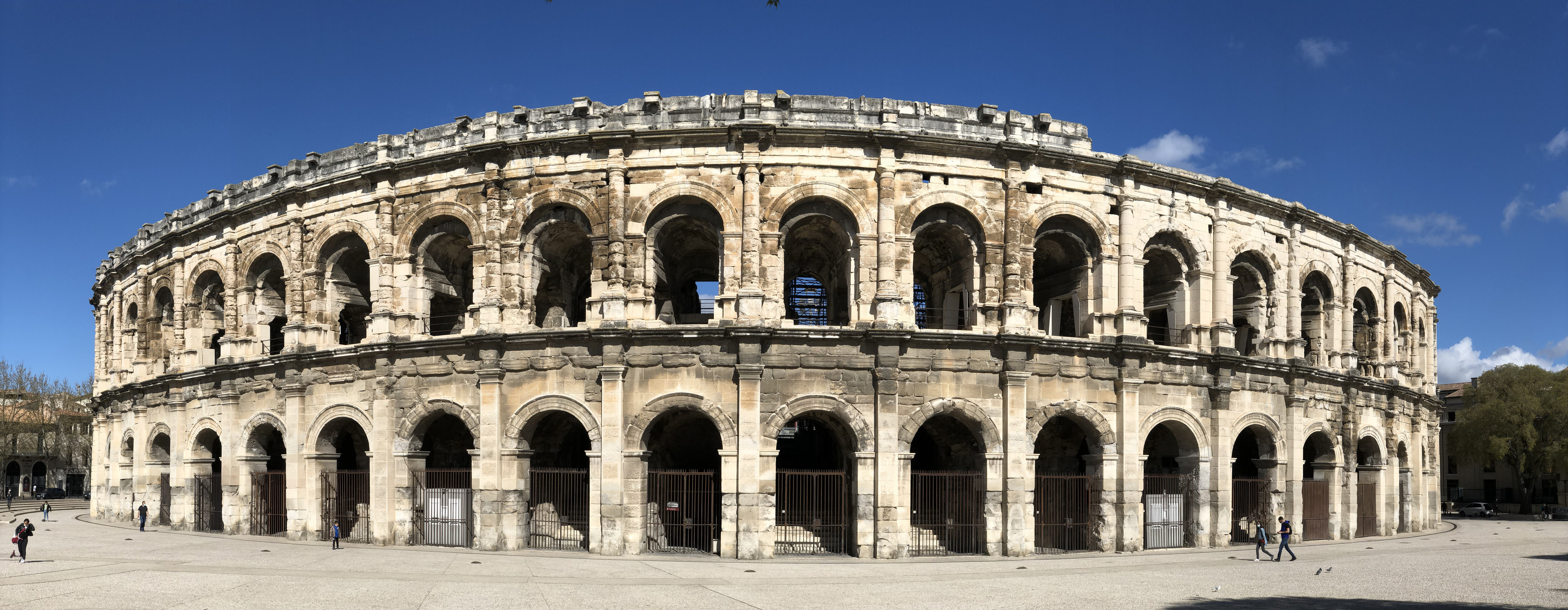 รูปถ่าย ฝรั่งเศส(France) นีเมอ(Nimes) 2021-05 18