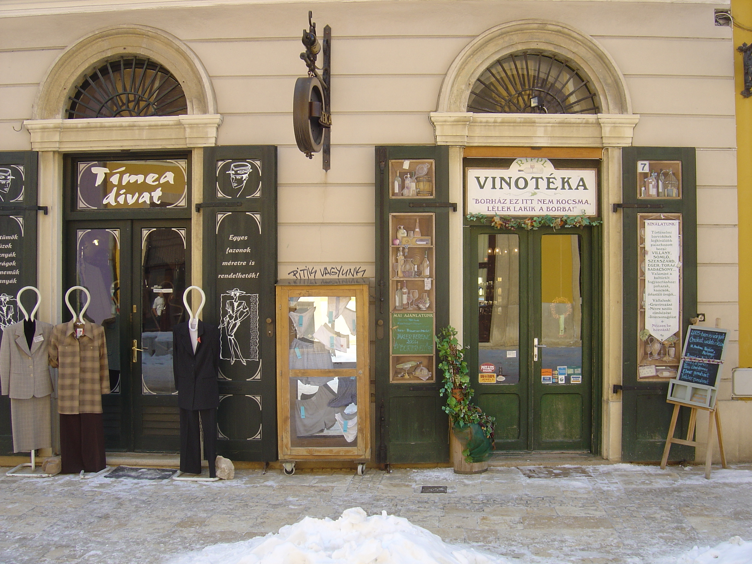 รูปถ่าย ฮังการี(Hungary) เปคส์(Pecs) 2005-03 61