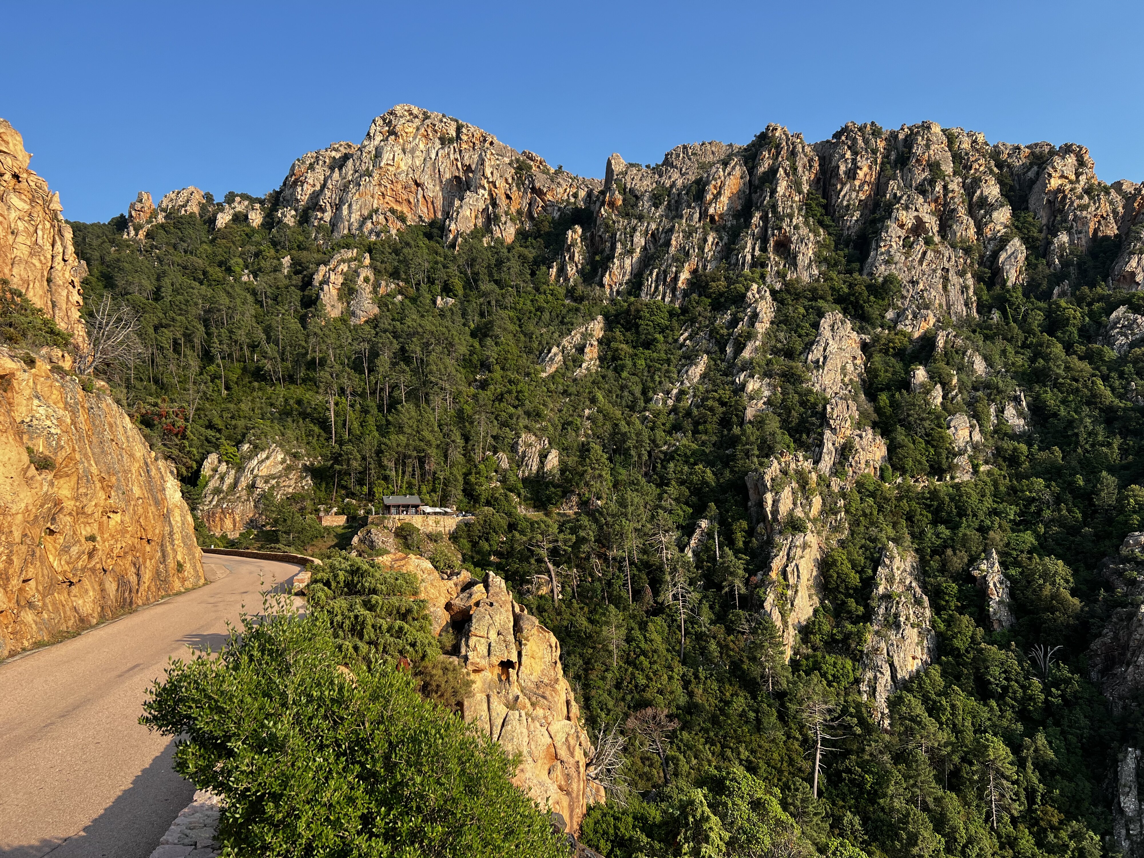 รูปถ่าย ฝรั่งเศส(France) คอร์สิคา(Corsica) หน้าผากาลังก์เดอเปียนา(Calanques de Piana) 2023-06 15
