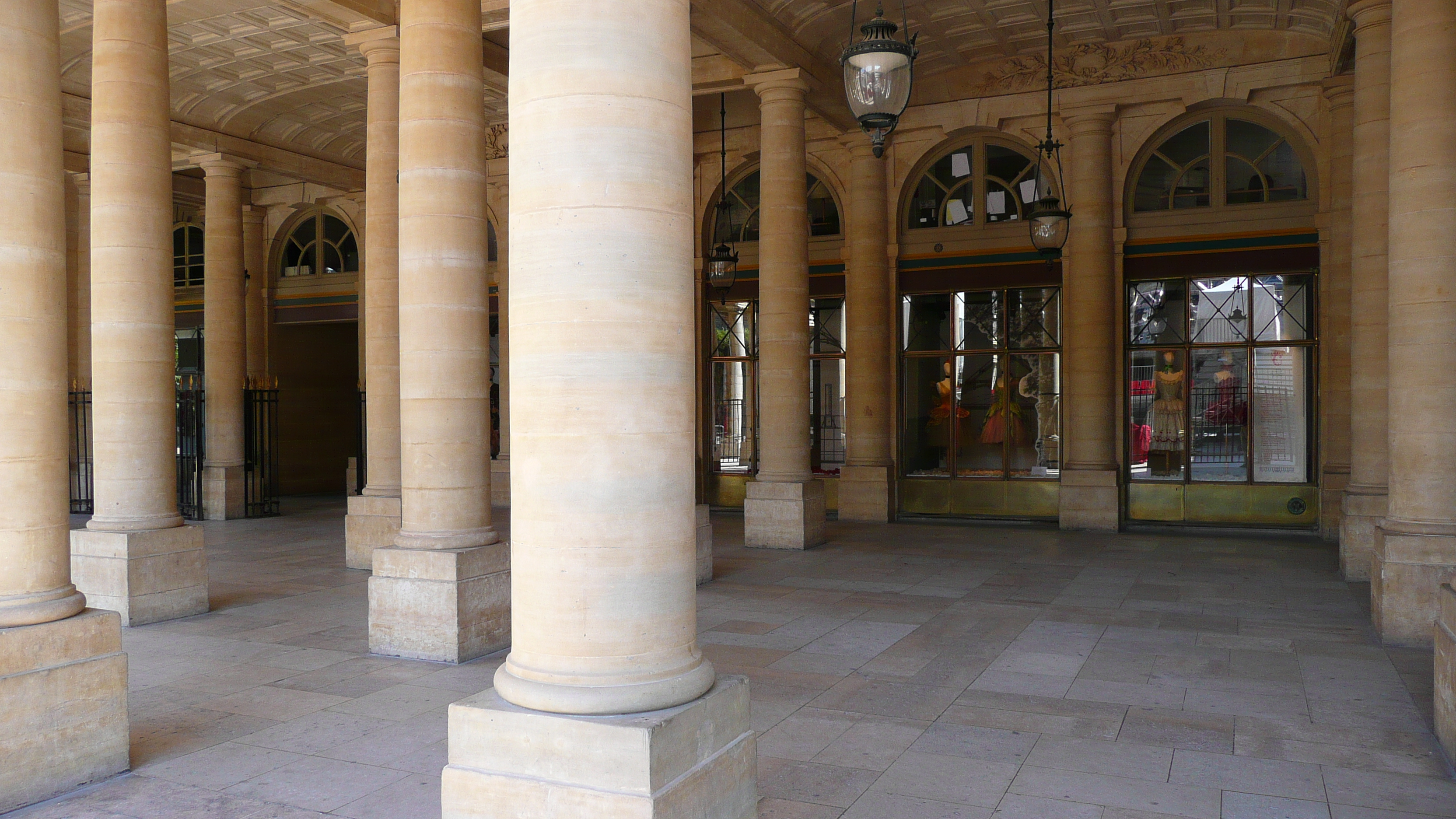 รูปถ่าย ฝรั่งเศส(France) ปารีส(Paris) พระราชวังปาแลรัวยาล(Palais Royal) 2007-08 62