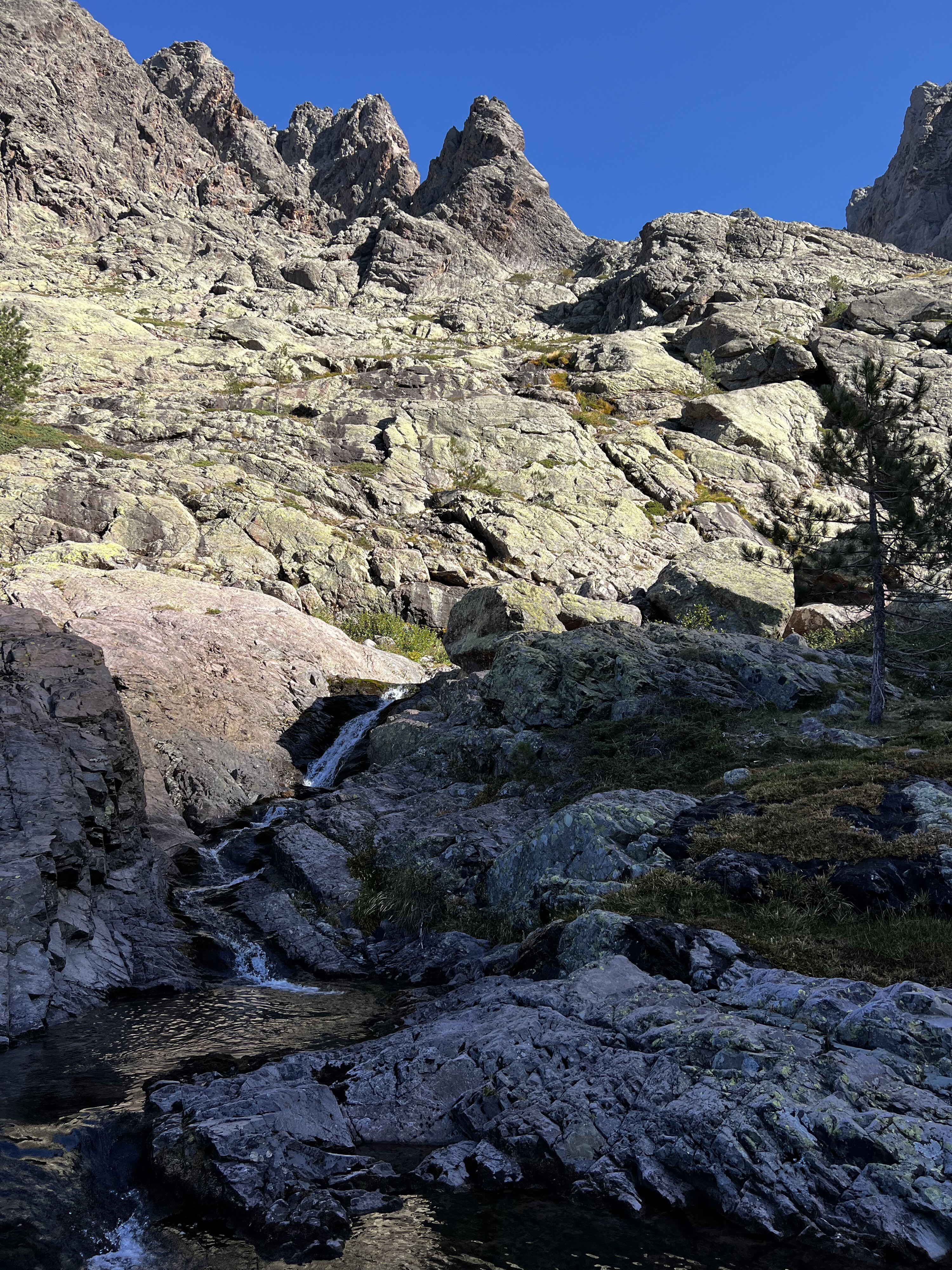 รูปถ่าย ฝรั่งเศส(France) คอร์สิคา(Corsica) ภูเขามอนเตชินโต(Monte Cinto) 2023-10 13