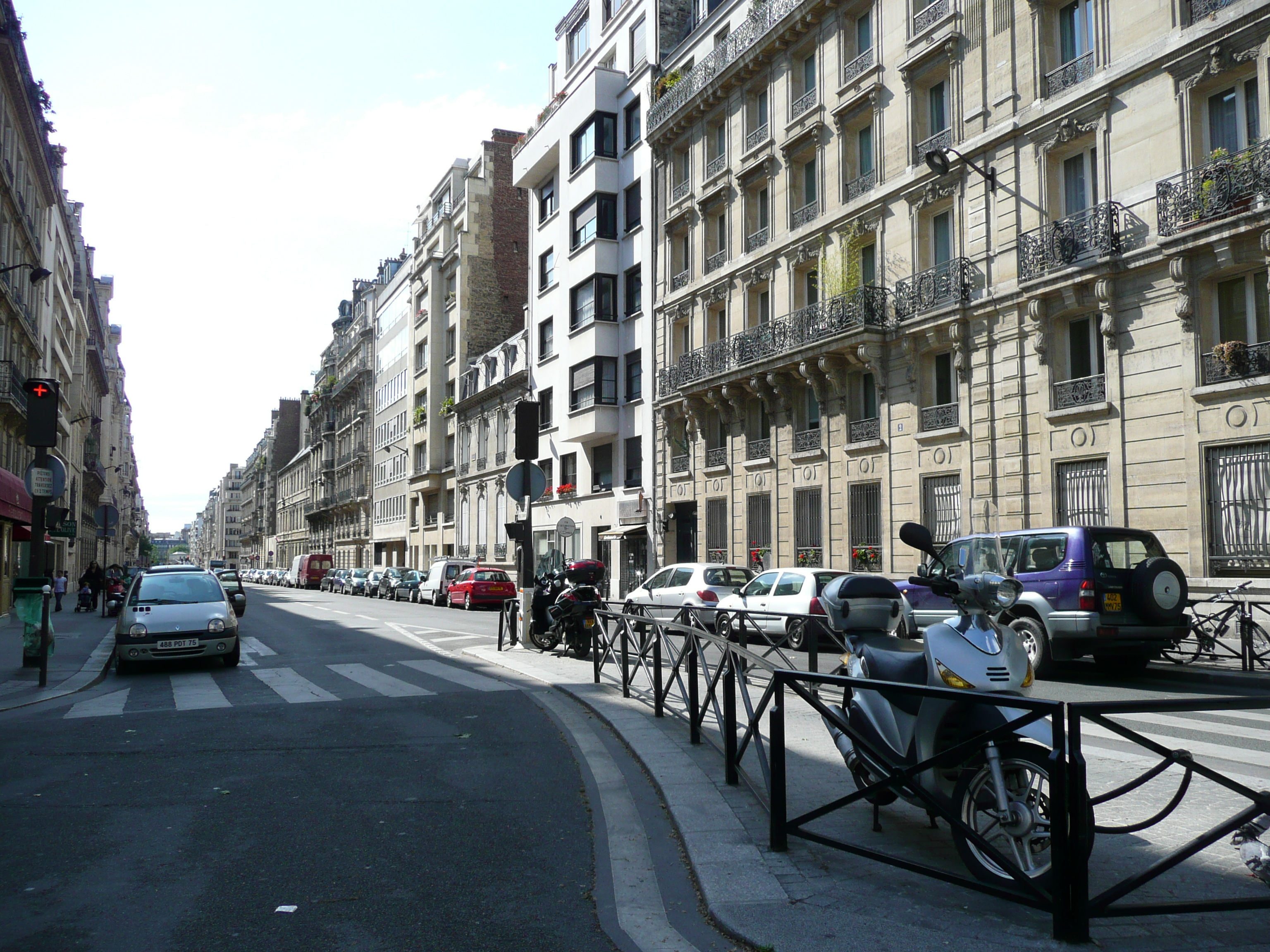 รูปถ่าย ฝรั่งเศส(France) ปารีส(Paris) คุ้มที่ 17 (17th Arrondissement) ถนนฌูฟรัว-ดาบ็อง(Rue Jouffroy d'Abbans) 2007-05 57