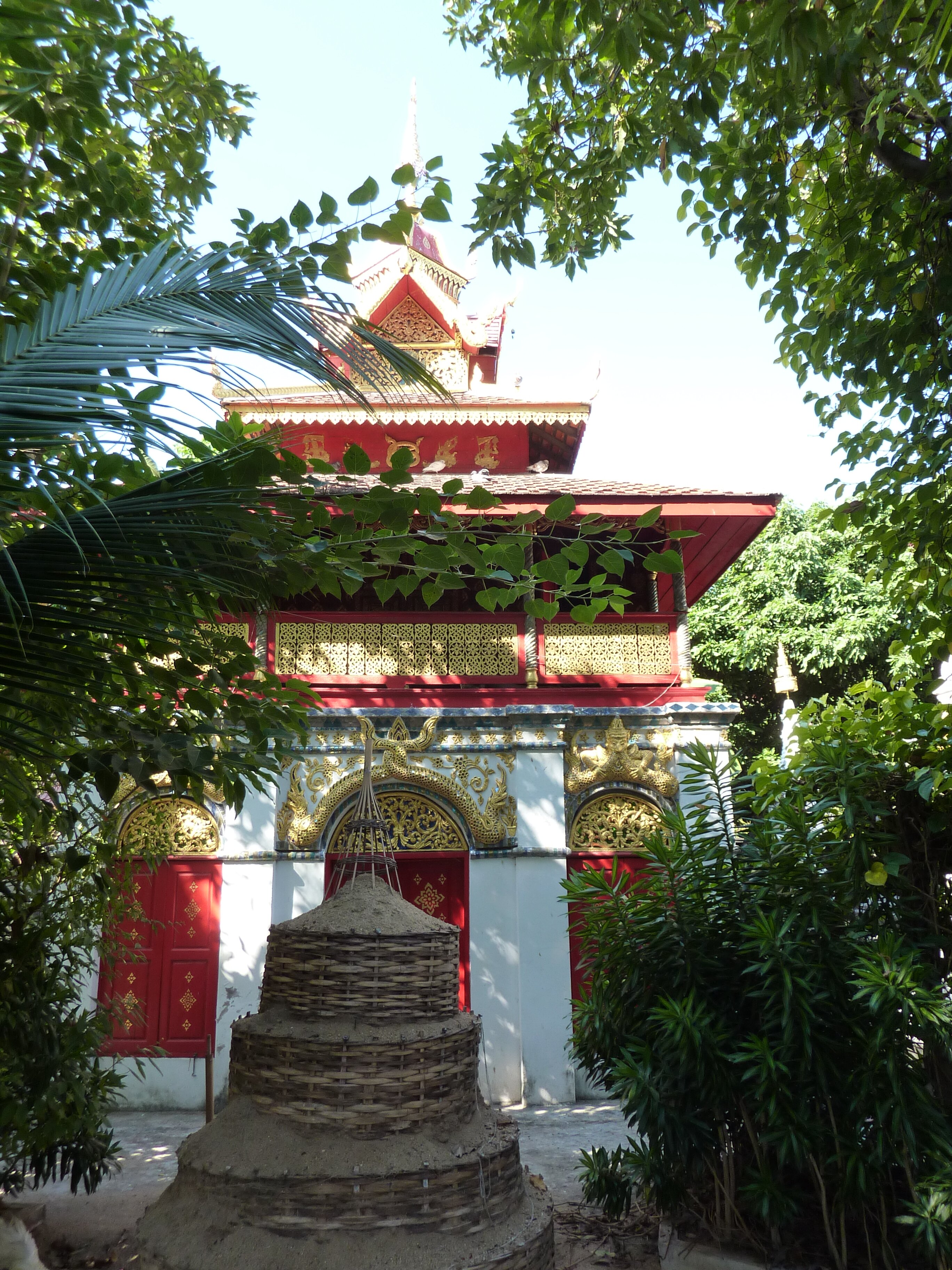 รูปถ่าย ไทย(Thailand) เชียงใหม่(Chiang Mai) ถนนราชดำเนิน(Rachadamnoen road) 2009-12 5