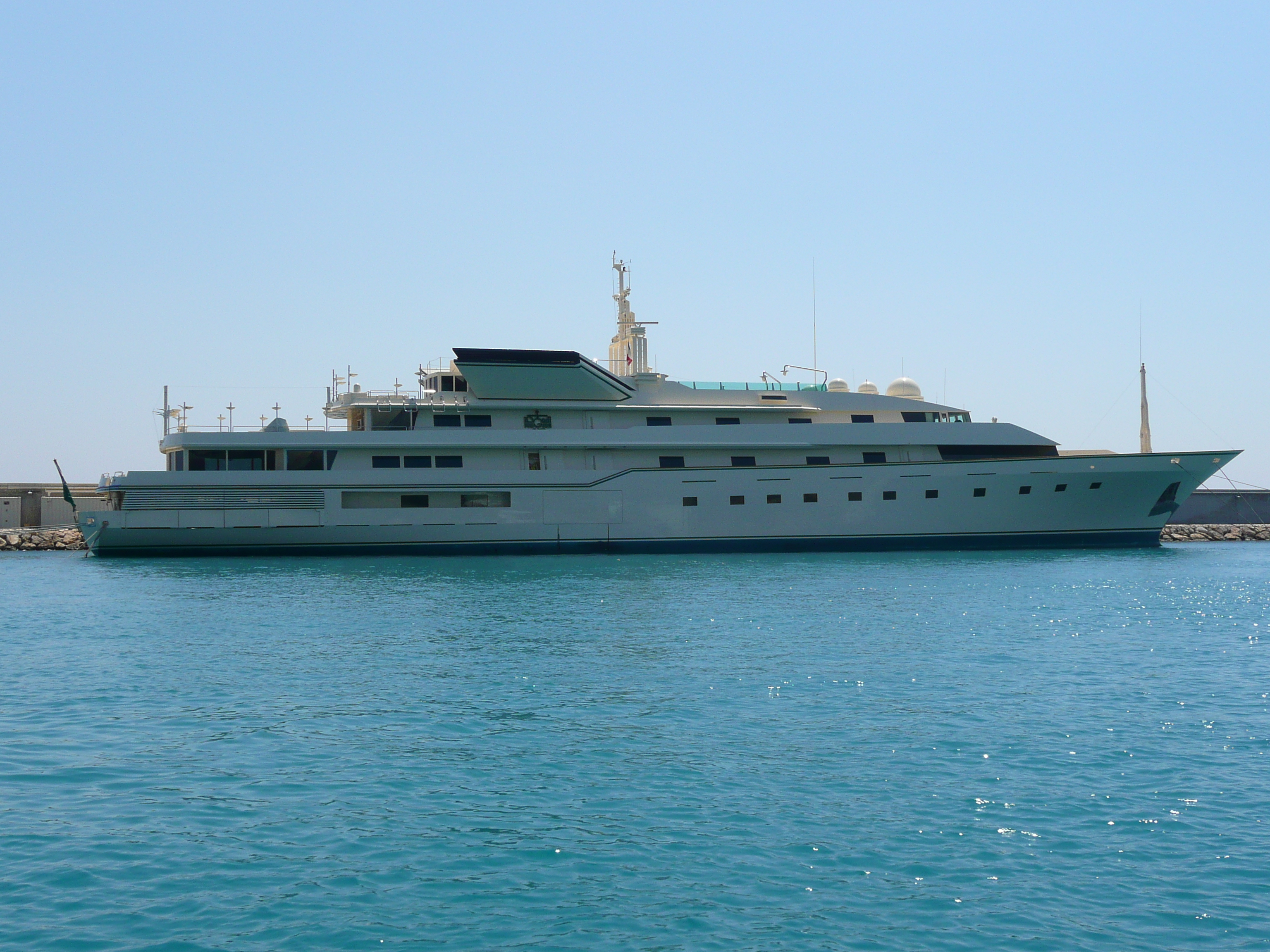 รูปถ่าย ฝรั่งเศส(France) อองทีป(Antibes) ท่าเรือโวบ็อง(Port Vauban) 2007-07 27