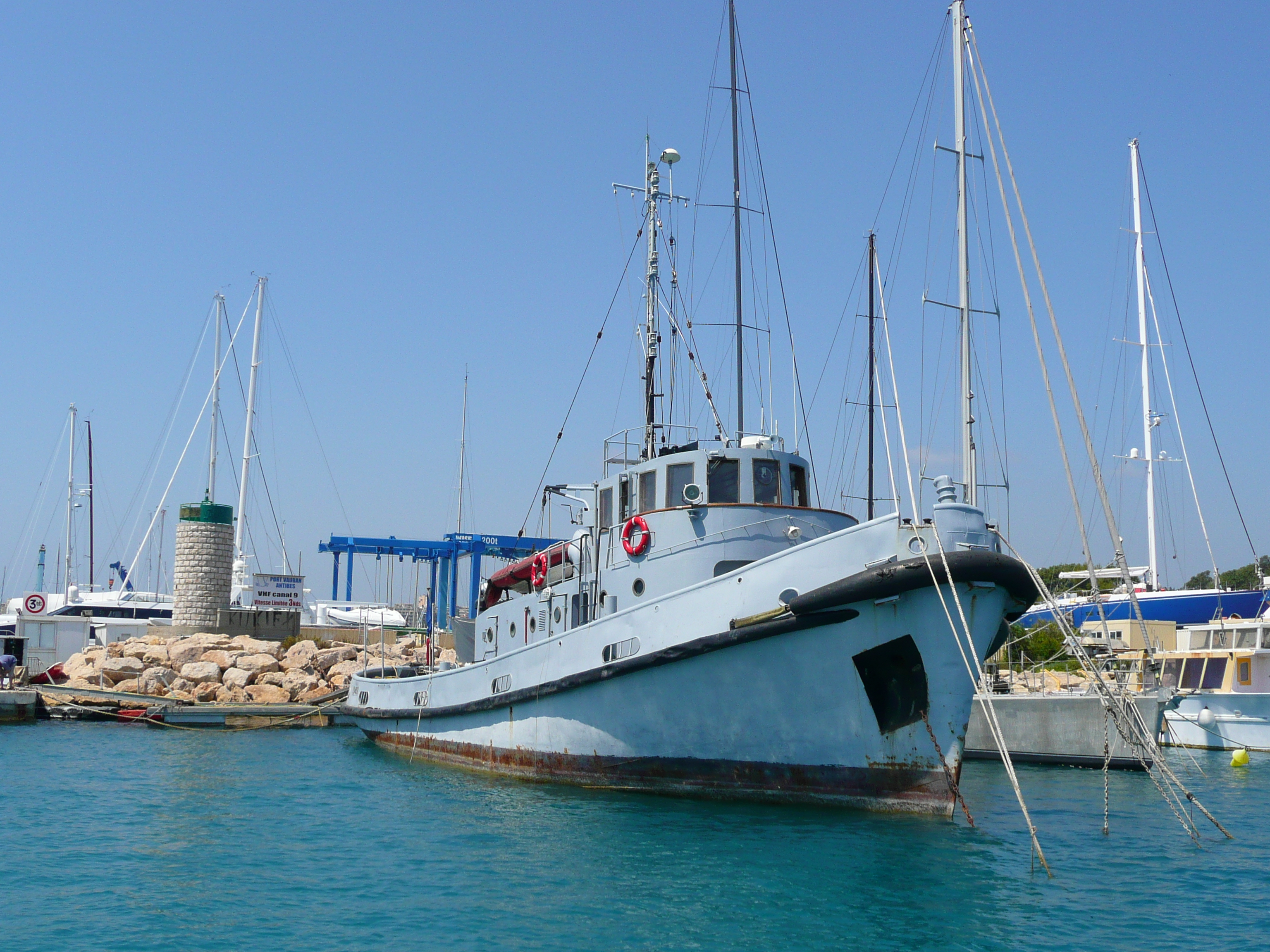 รูปถ่าย ฝรั่งเศส(France) อองทีป(Antibes) ท่าเรือโวบ็อง(Port Vauban) 2007-07 45