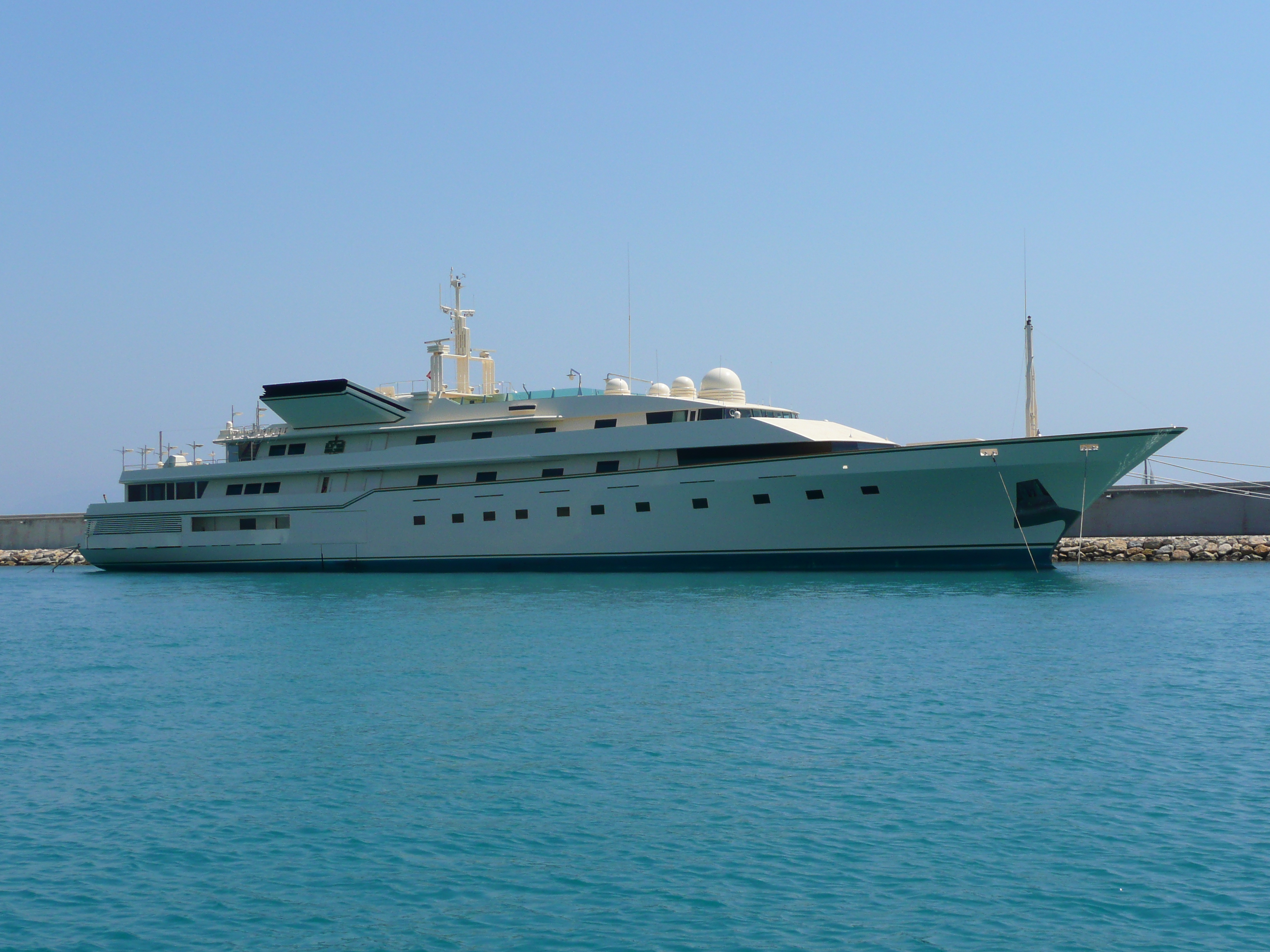 รูปถ่าย ฝรั่งเศส(France) อองทีป(Antibes) ท่าเรือโวบ็อง(Port Vauban) 2007-07 4