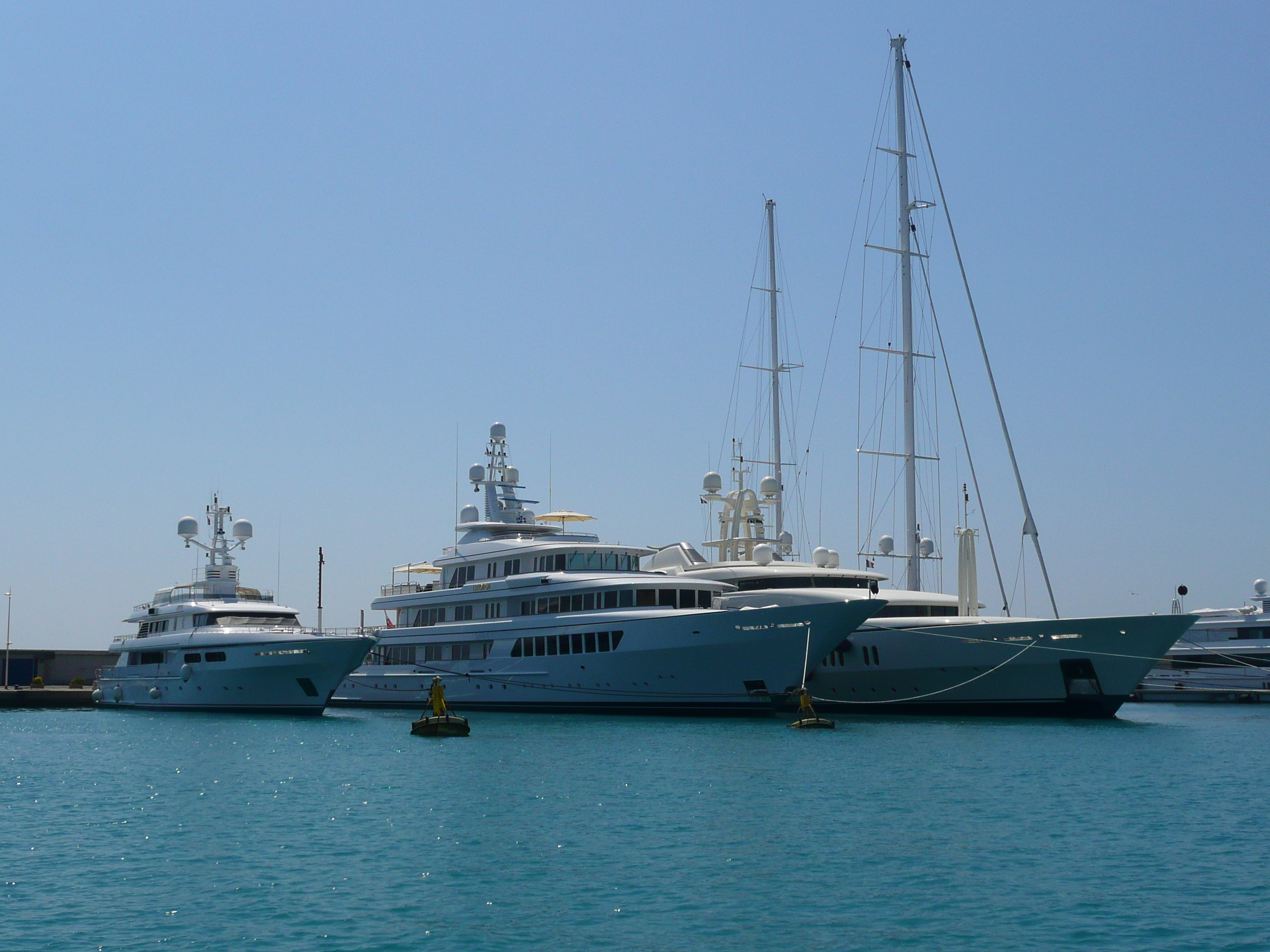 รูปถ่าย ฝรั่งเศส(France) อองทีป(Antibes) ท่าเรือโวบ็อง(Port Vauban) 2007-07 38