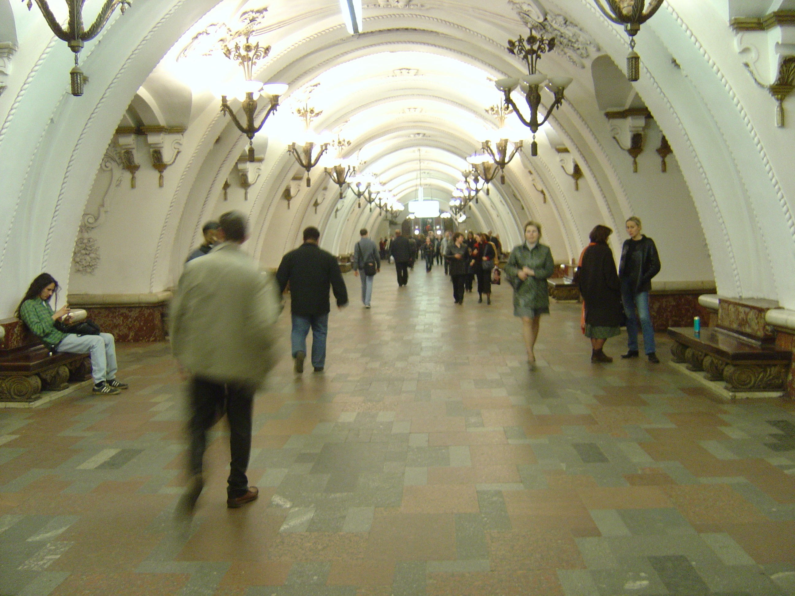 รูปถ่าย รัสเซีย(Russia) มอสโก(Moscow) รถไฟใต้ดิน(Subway) 2005-04 9