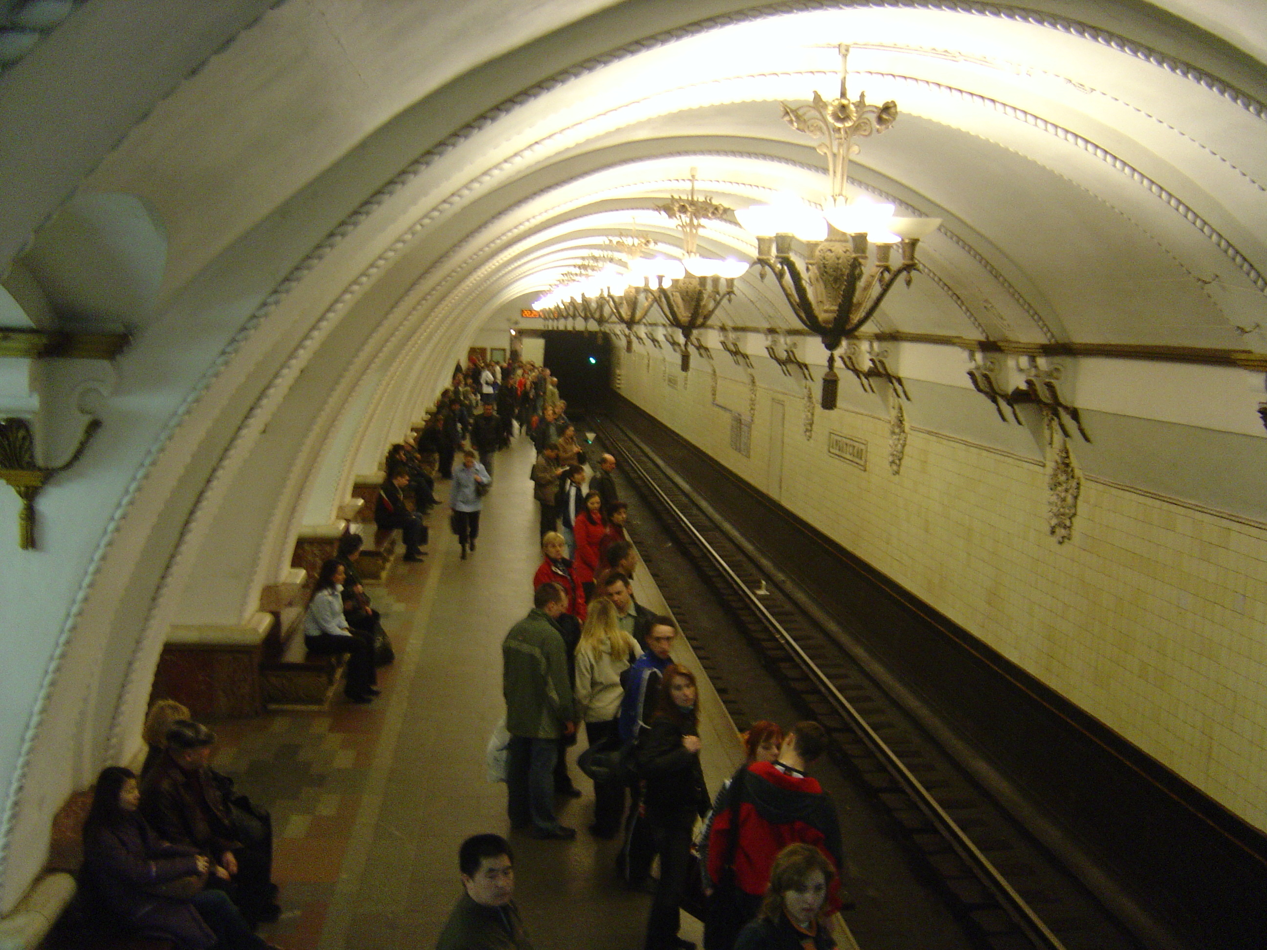 รูปถ่าย รัสเซีย(Russia) มอสโก(Moscow) รถไฟใต้ดิน(Subway) 2005-04 11