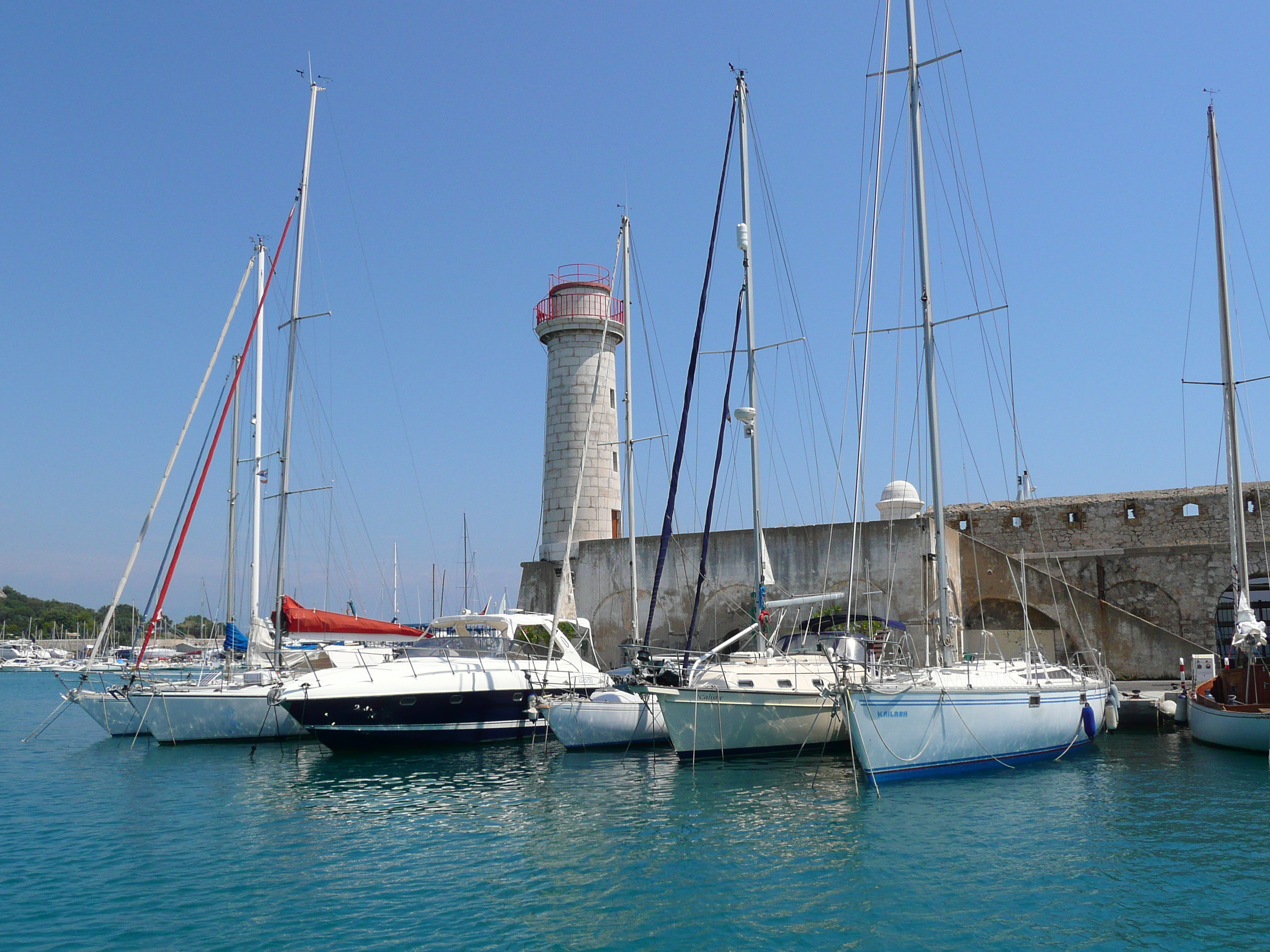 รูปถ่าย ฝรั่งเศส(France) อองทีป(Antibes) ท่าเรือโวบ็อง(Port Vauban) 2007-07 10
