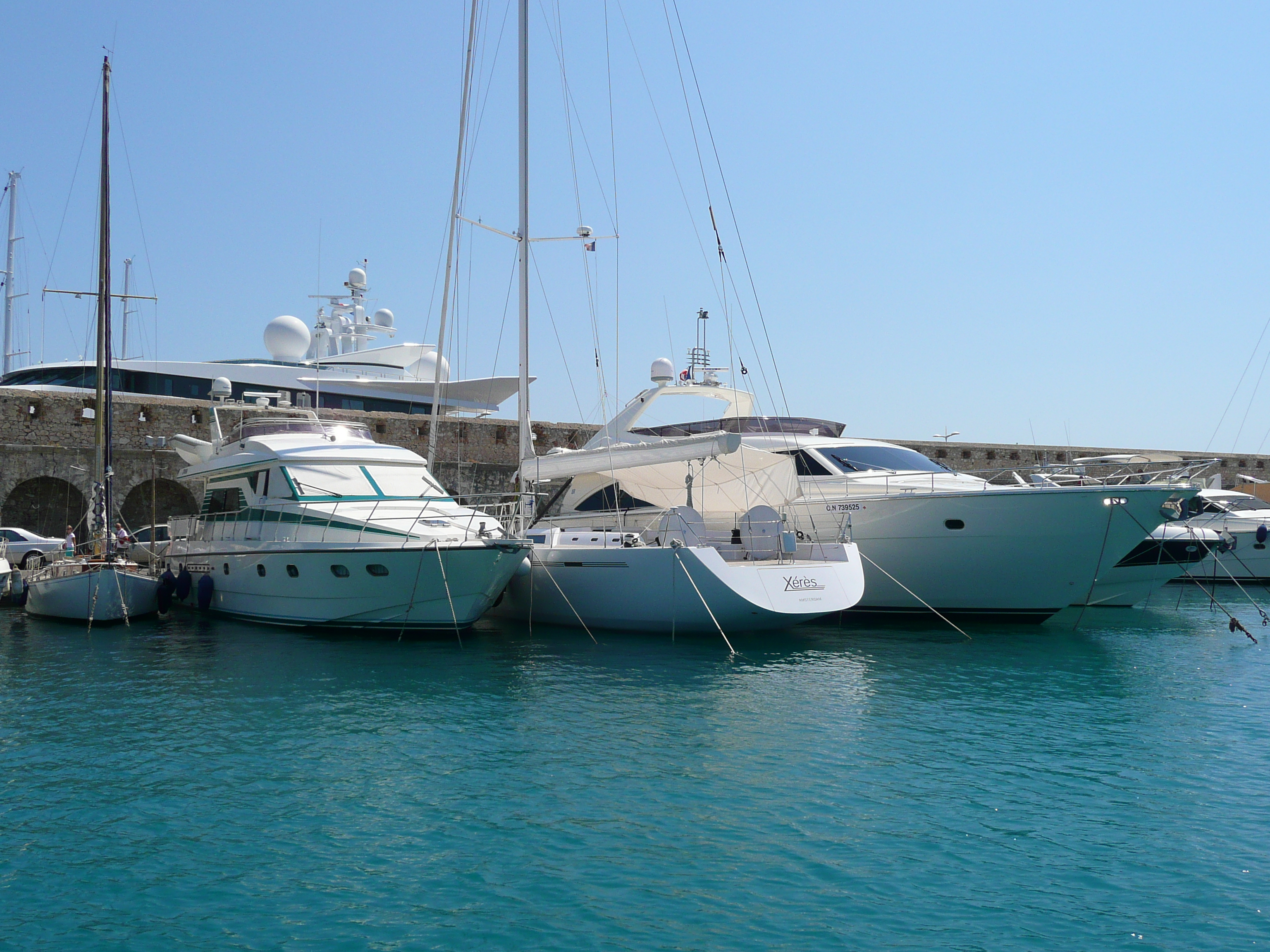 รูปถ่าย ฝรั่งเศส(France) อองทีป(Antibes) ท่าเรือโวบ็อง(Port Vauban) 2007-07 12