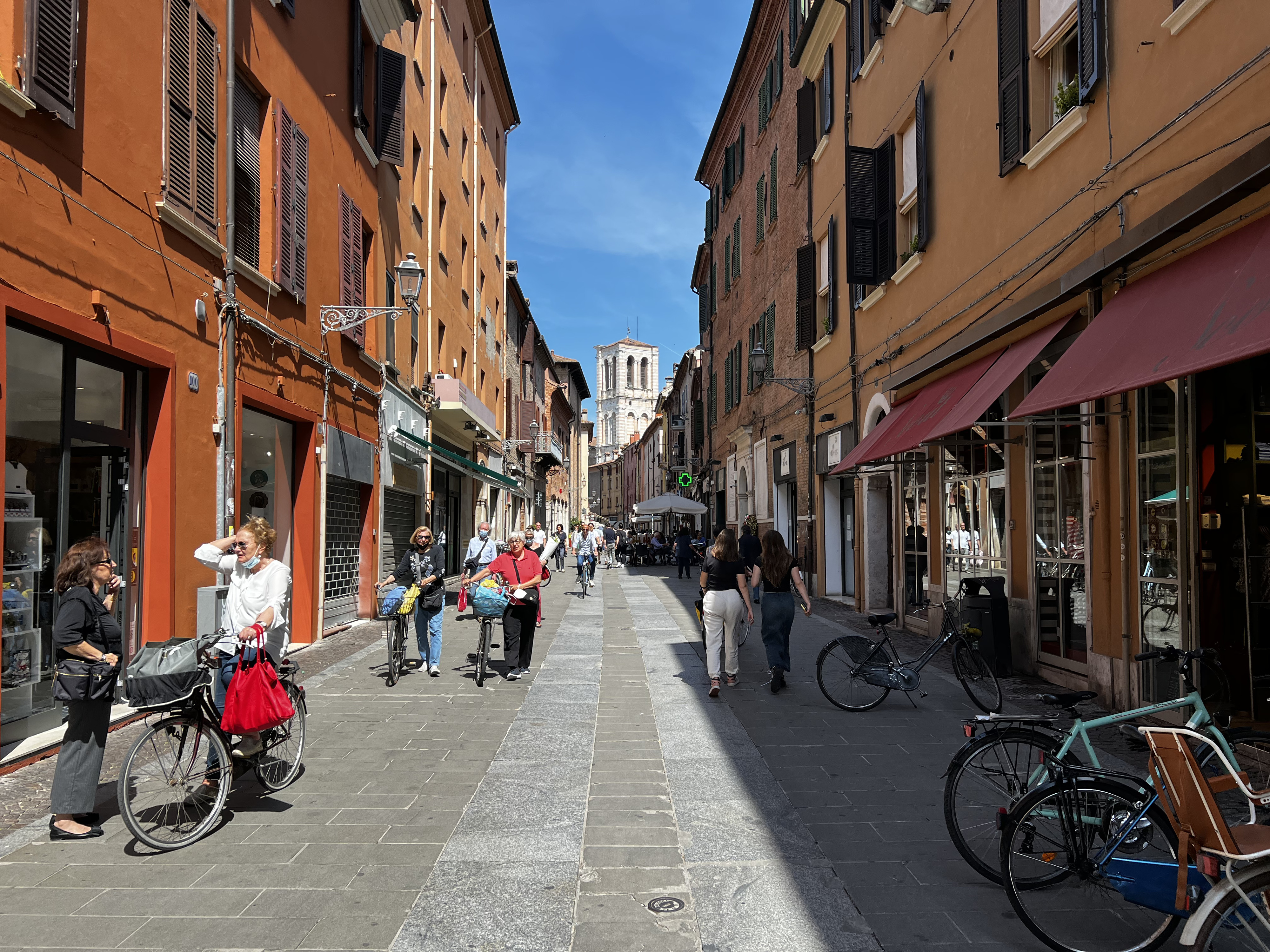 รูปถ่าย อิตาลี(Italy) แฟร์รารา(Ferrara) 2022-05 10