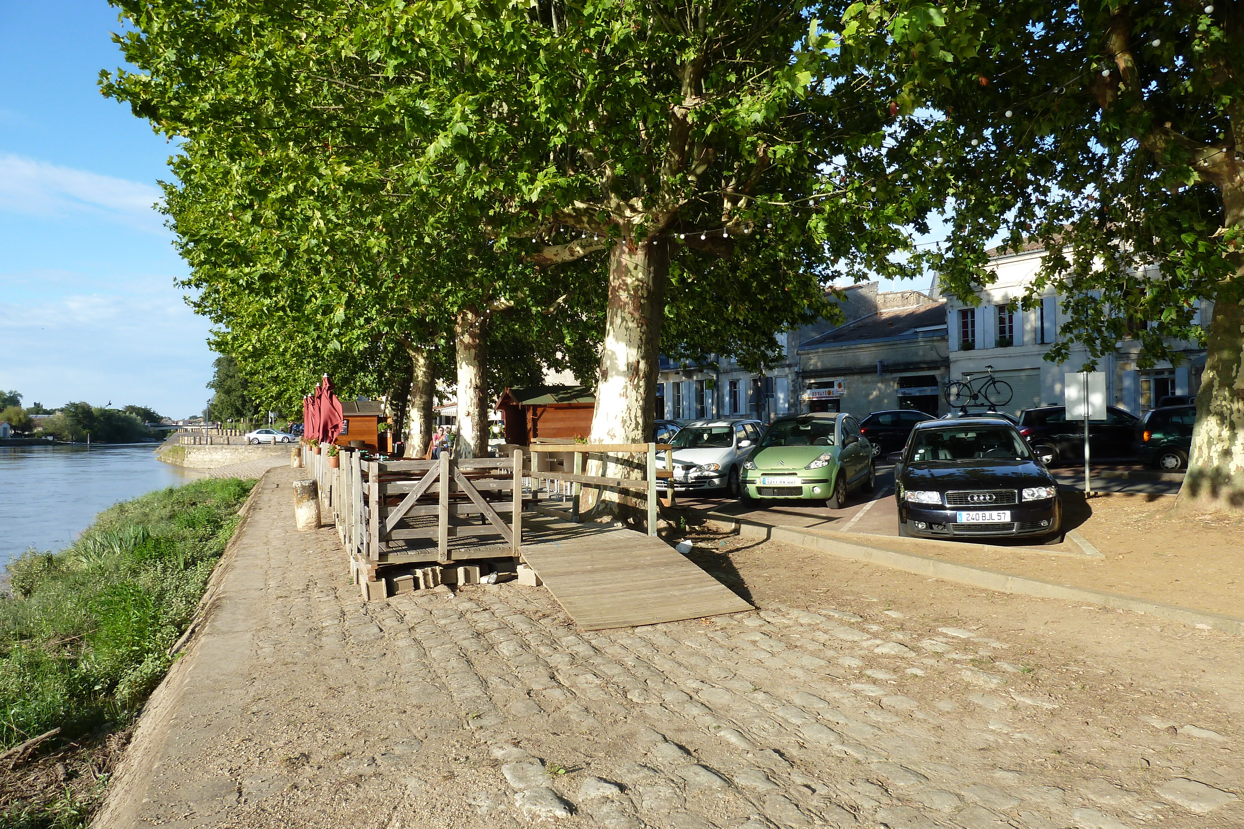 รูปถ่าย ฝรั่งเศส(France) ลีบูร์น(Libourne) 2010-08 7