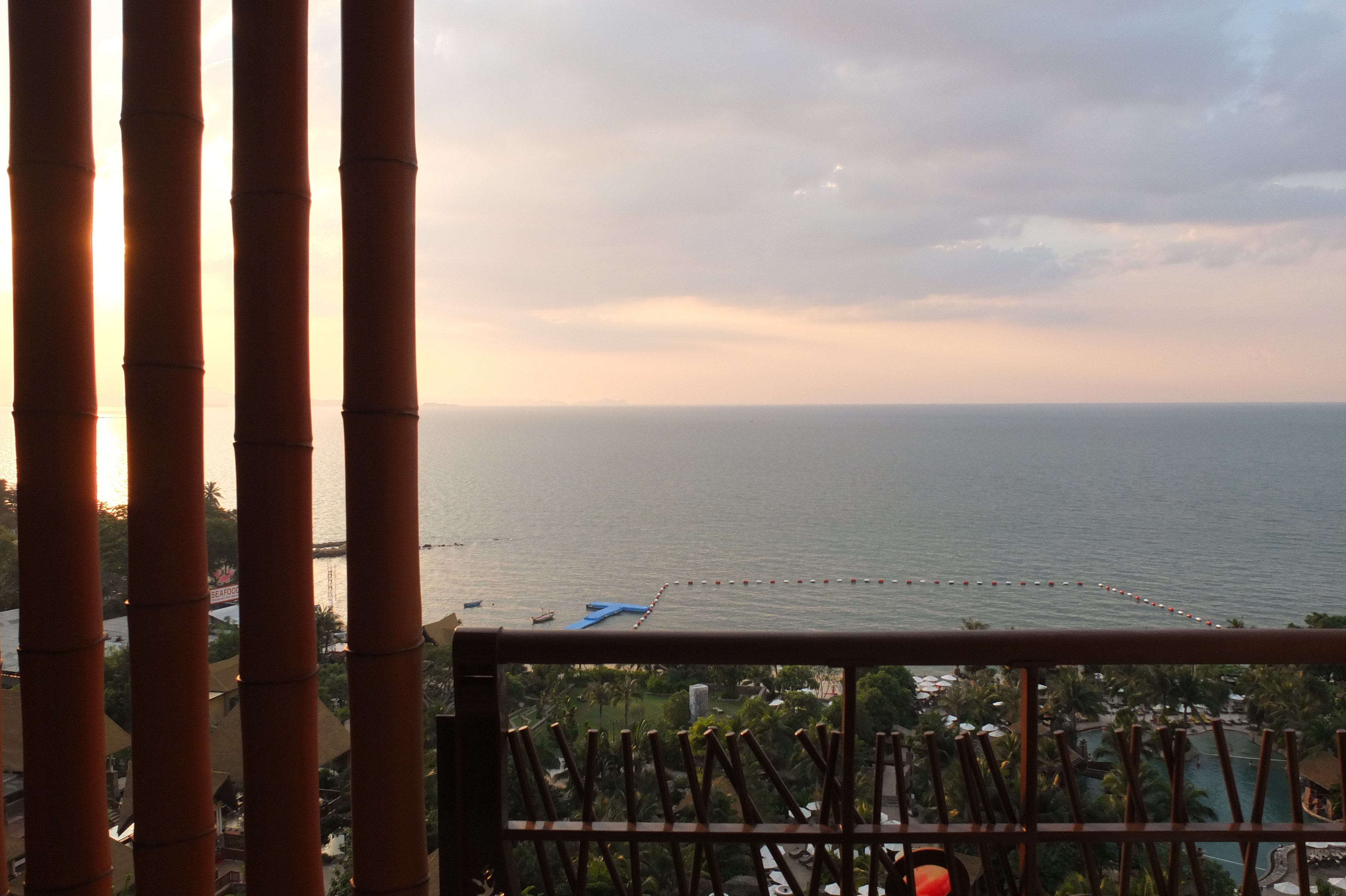 รูปถ่าย ไทย(Thailand) พัทยา(Pattaya) โรงแรมเซ็นทารา(Centara Hotel) 2012-12 34