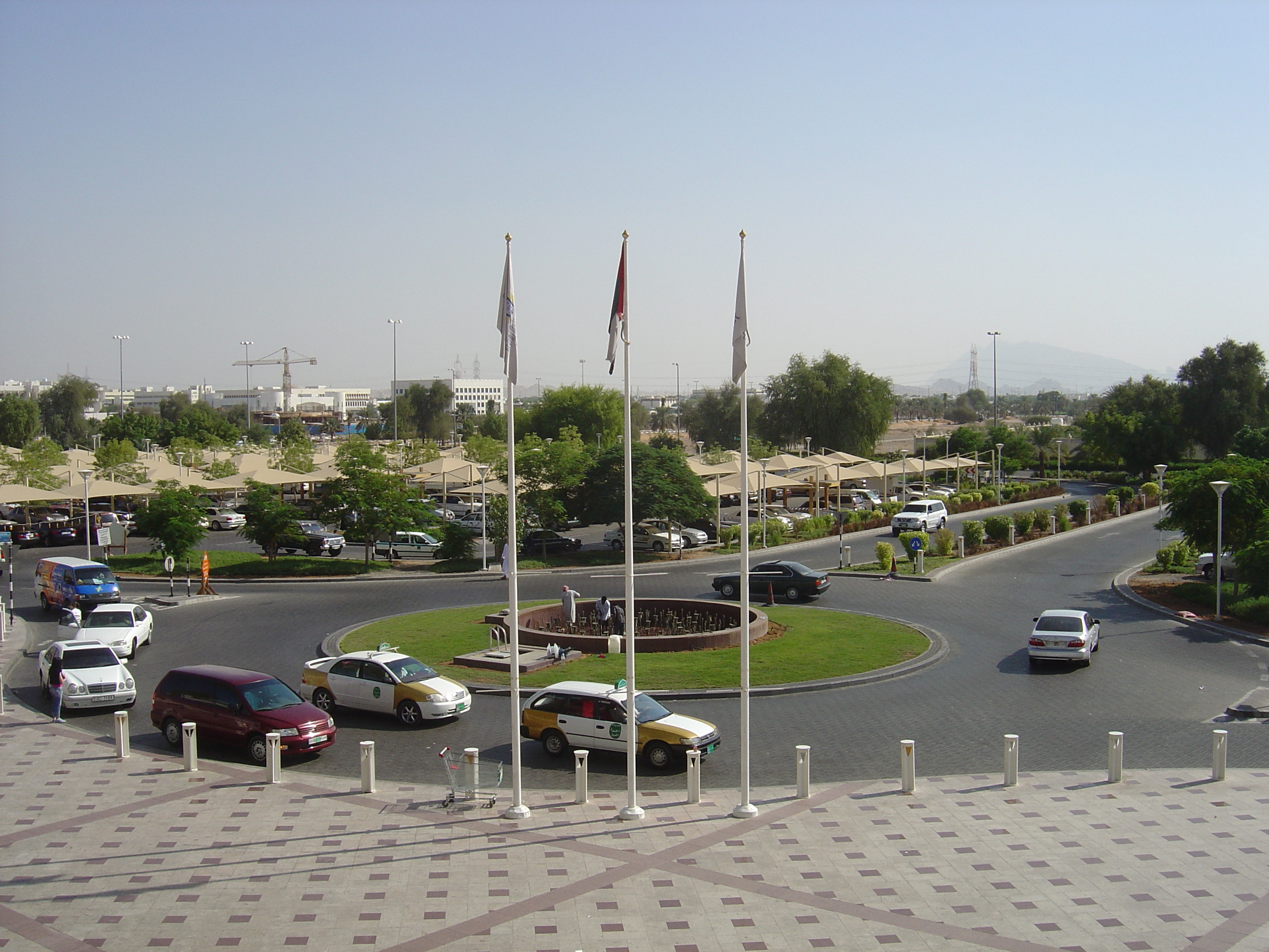รูปถ่าย สหรัฐอาหรับเอมิเรตส์(United Arab Emirates) อาเลอิน(Al Ain) ห้างอัลจิมีมอลล์(Al Jimi Mall) 2005-11 0
