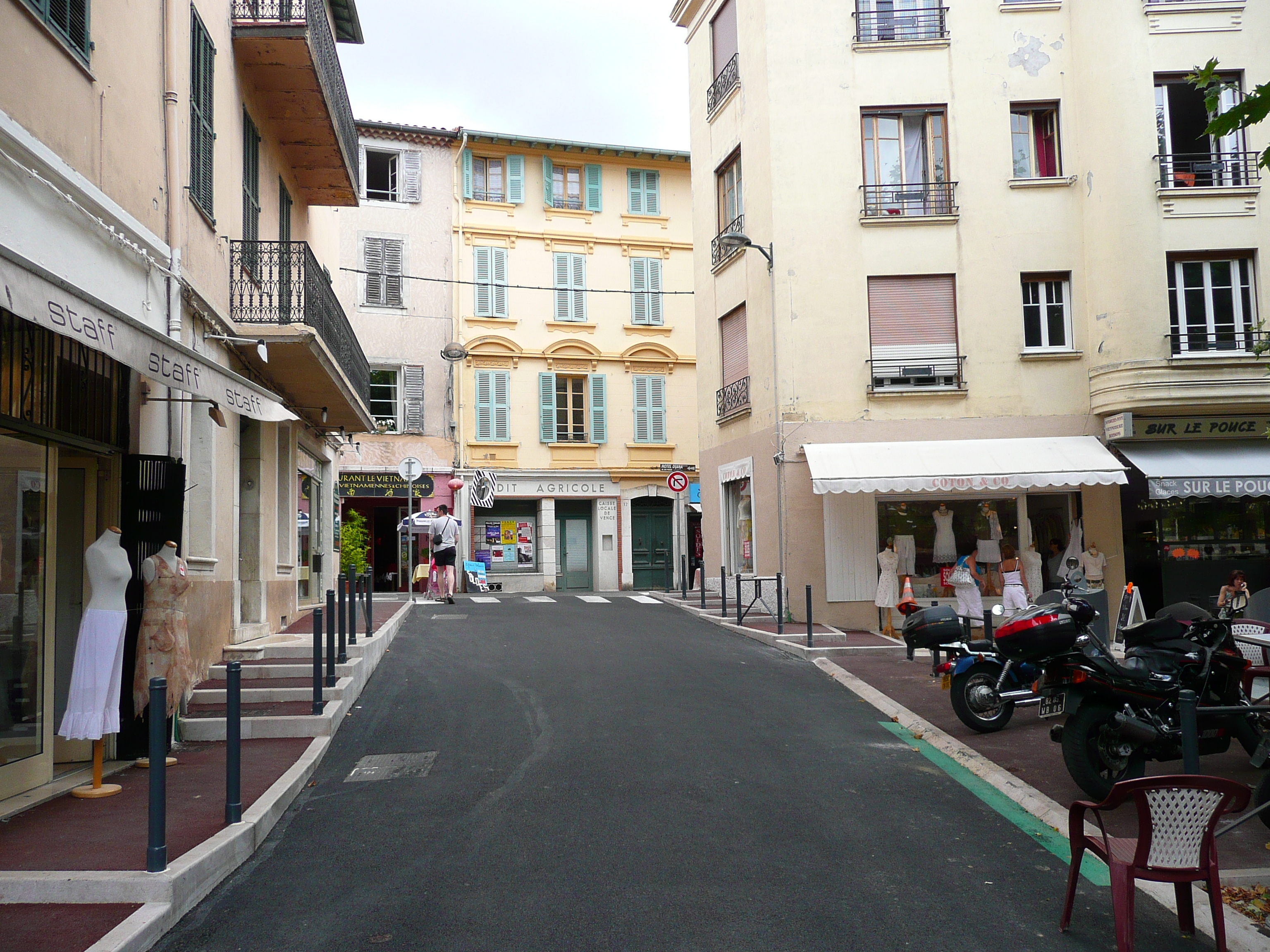 รูปถ่าย ฝรั่งเศส(France) วังซ์(Vence) จัตุรัสกร็องฌาร์แด็ง(Place du Grand Jardin) 2007-07 7