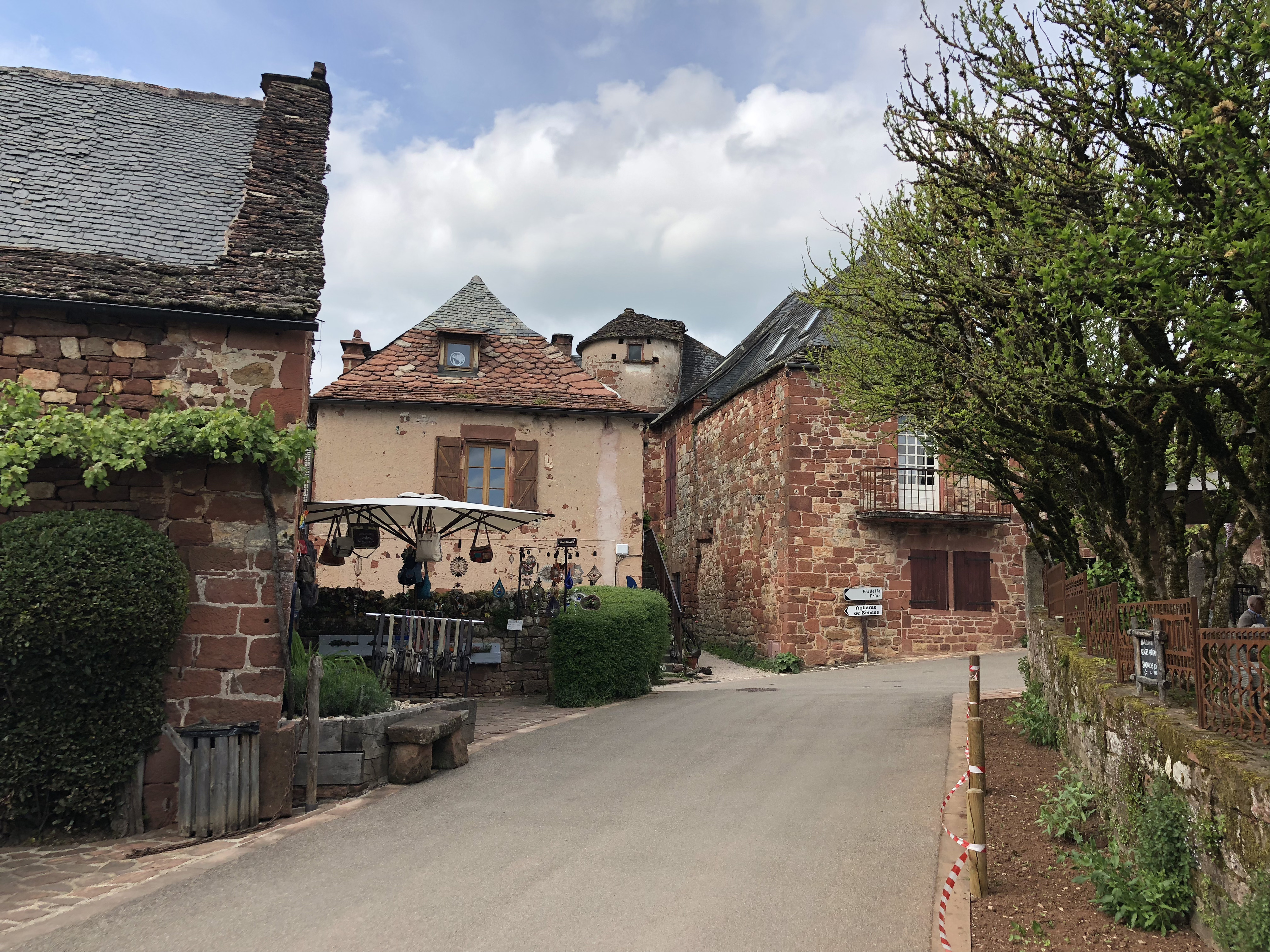 รูปถ่าย ฝรั่งเศส(France) กอลงฌ์-ลา-รูฌ(Collonges la Rouge) 2018-04 127