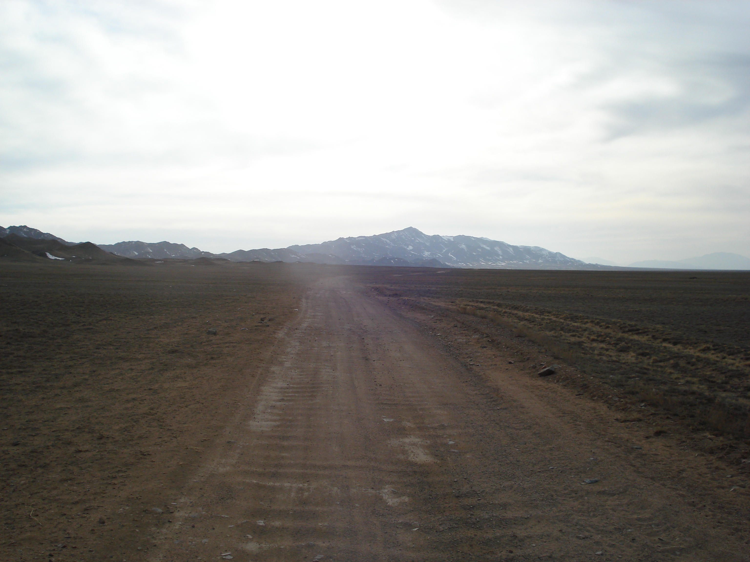 รูปถ่าย คาซัคสถาน(Kazakhstan) ถนนจากอัลมาตีไปหุบผาชารึน(Almaty to Charyn Canyon road) 2007-03 87