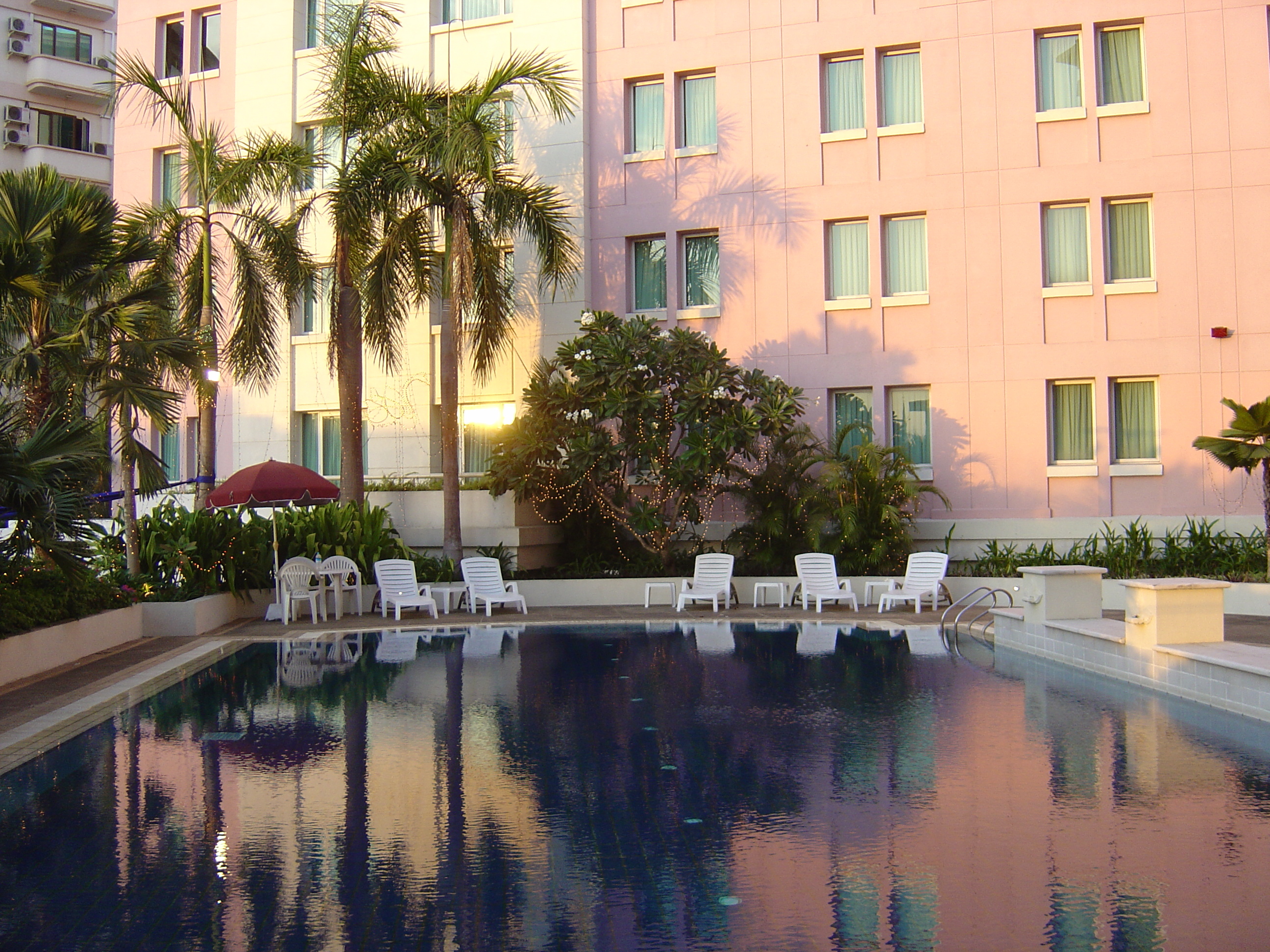 รูปถ่าย พม่า(Myanmar) ย่างกุ้ง(Yangon) โรงแรมพาร์กรอยัล(Park Royal Hotel) 2005-01 15