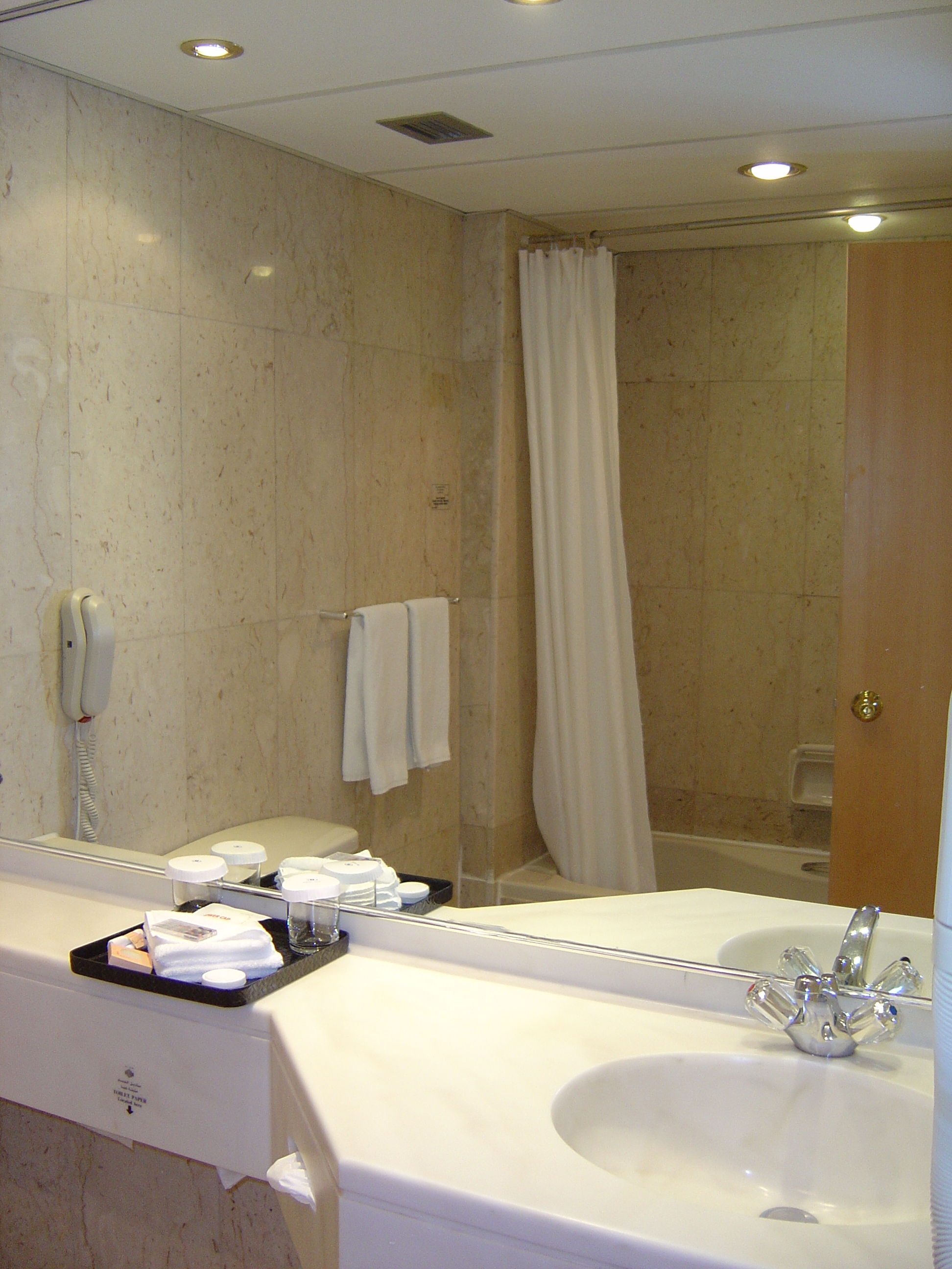 รูปถ่าย สหรัฐอาหรับเอมิเรตส์(United Arab Emirates) อาเลอิน(Al Ain) โรงแรมฮิลตัน(Hilton Hotel) 2005-03 1
