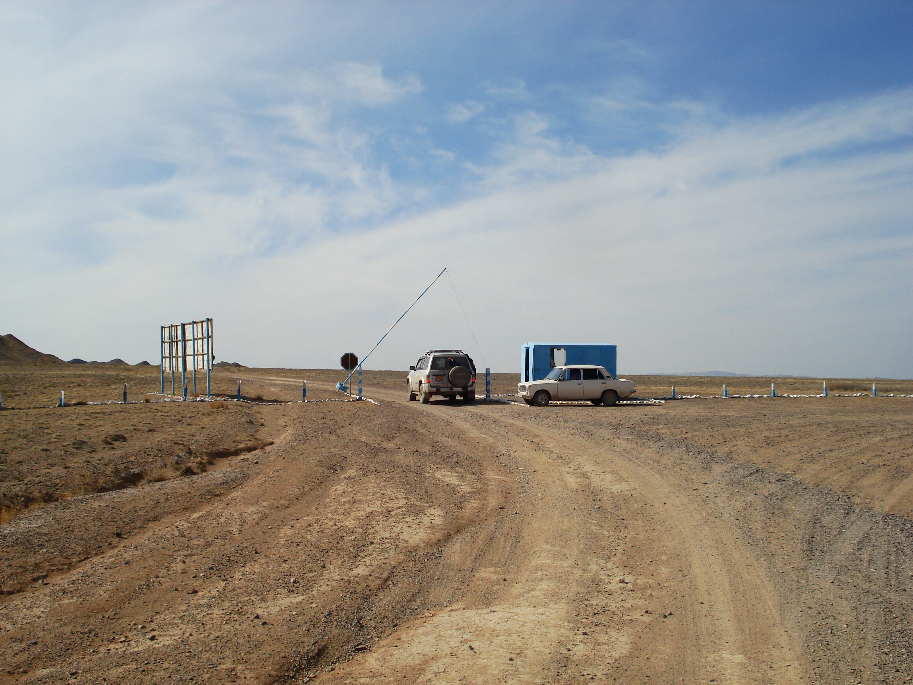 รูปถ่าย คาซัคสถาน(Kazakhstan) หุบผาชารึน(Charyn Canyon) 2007-03 63