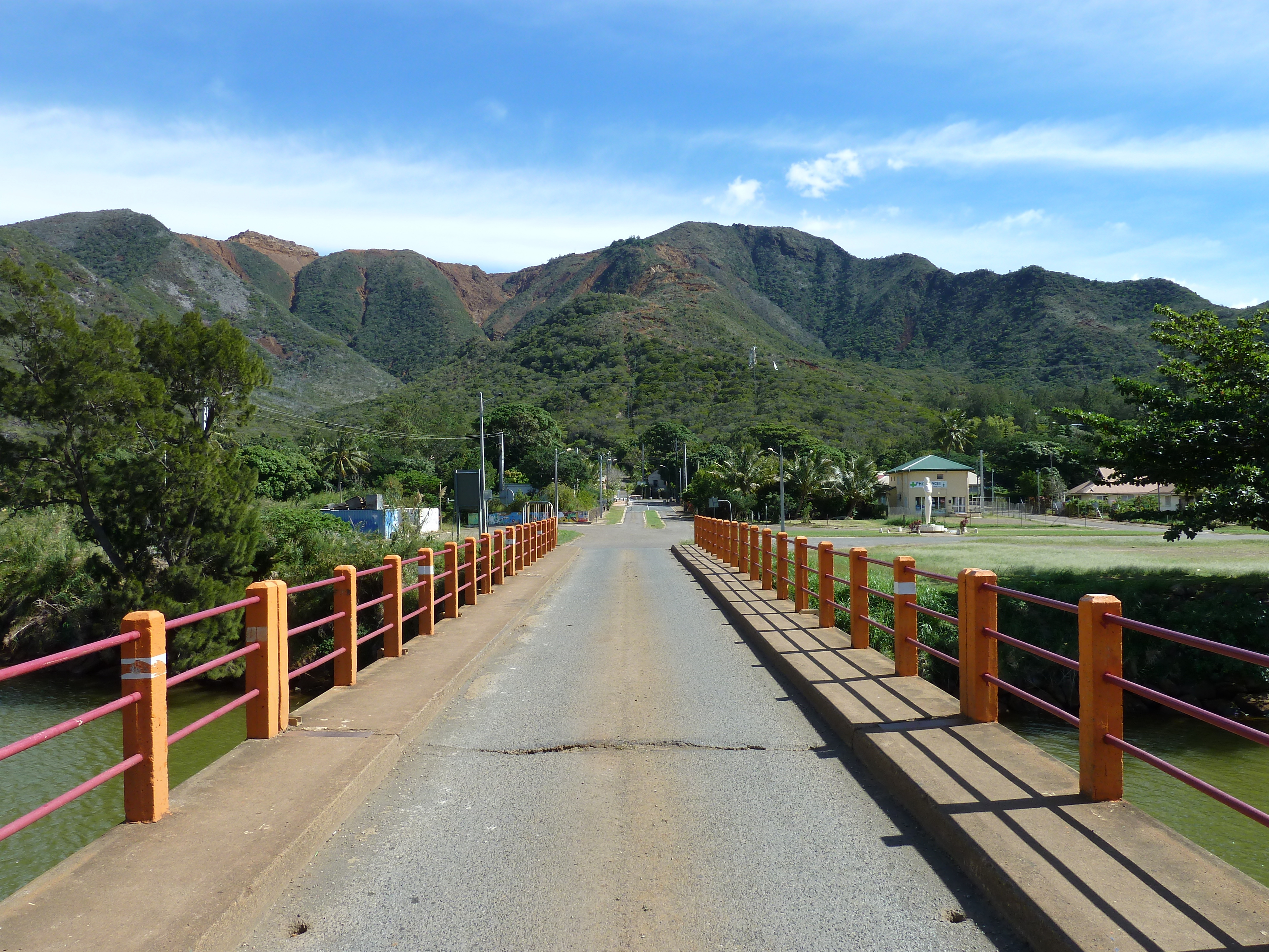 รูปถ่าย นิวแคลิโดเนีย(New Caledonia) ทีโอ(Thio) 2010-05 49