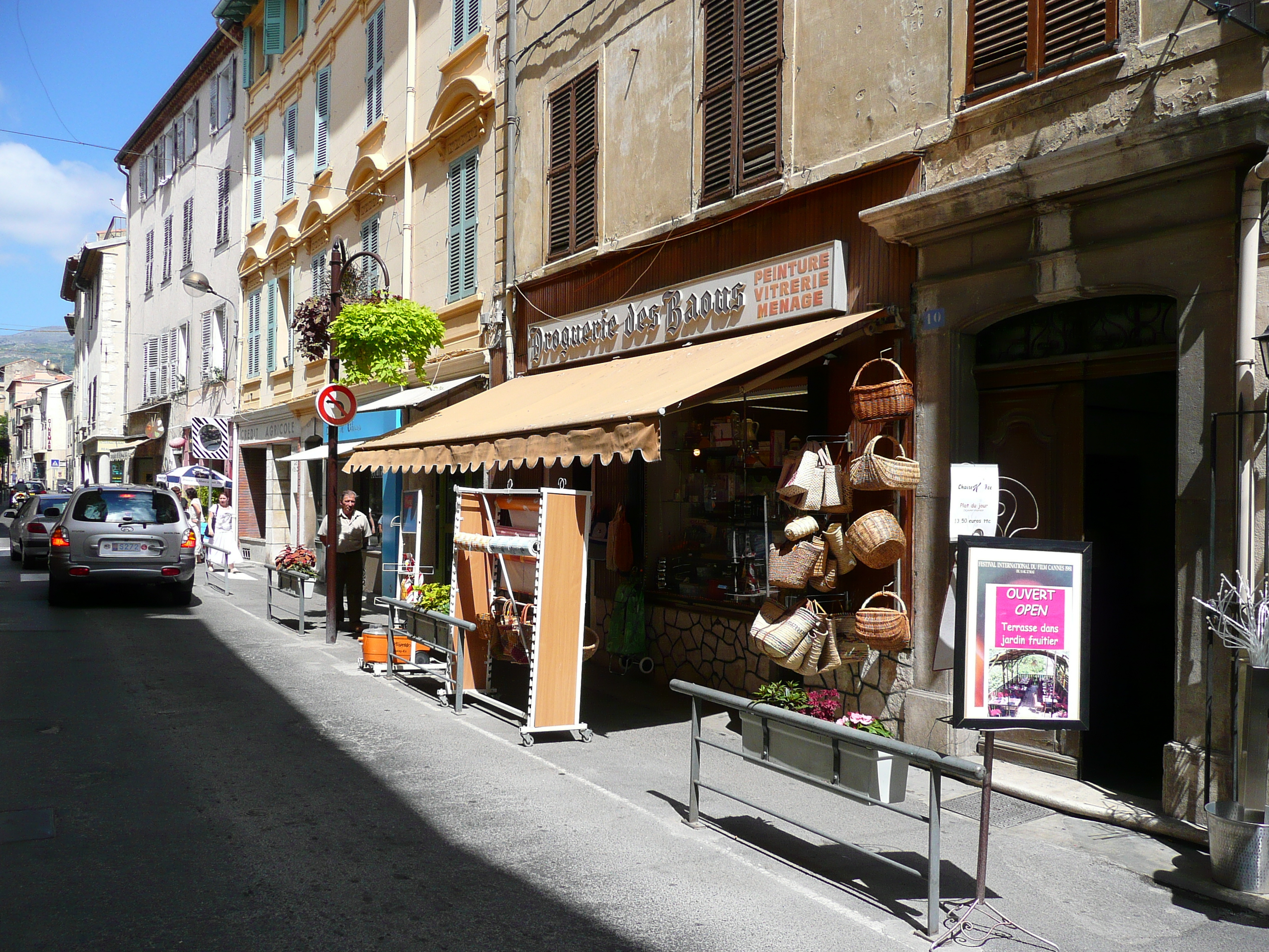รูปถ่าย ฝรั่งเศส(France) วังซ์(Vence) ถนนอ็องรี-อีนาร์(Avenue H. Isnard) 2007-07 29