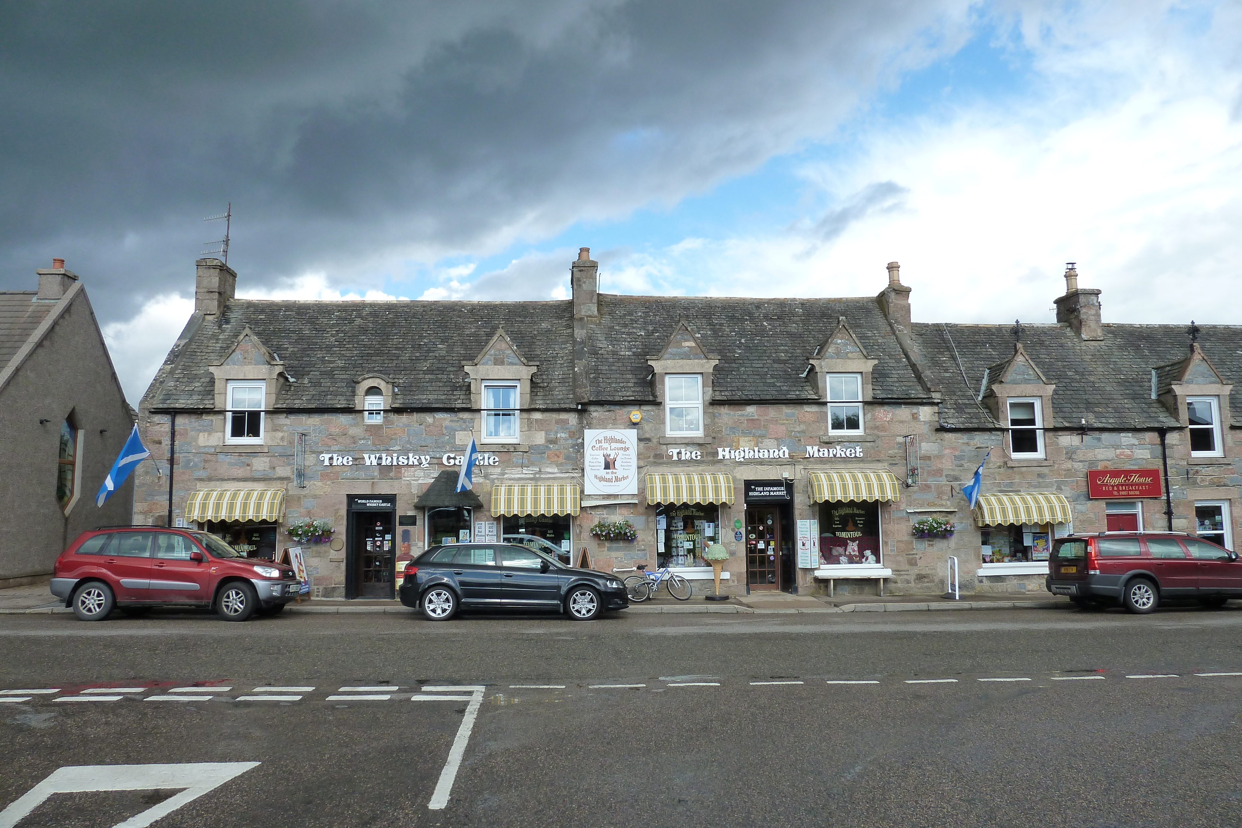 รูปถ่าย อังกฤษ(United Kingdom) สกอตแลนด์(Scotland) โทมินทาวล์(Tomintoul) 2011-07 8