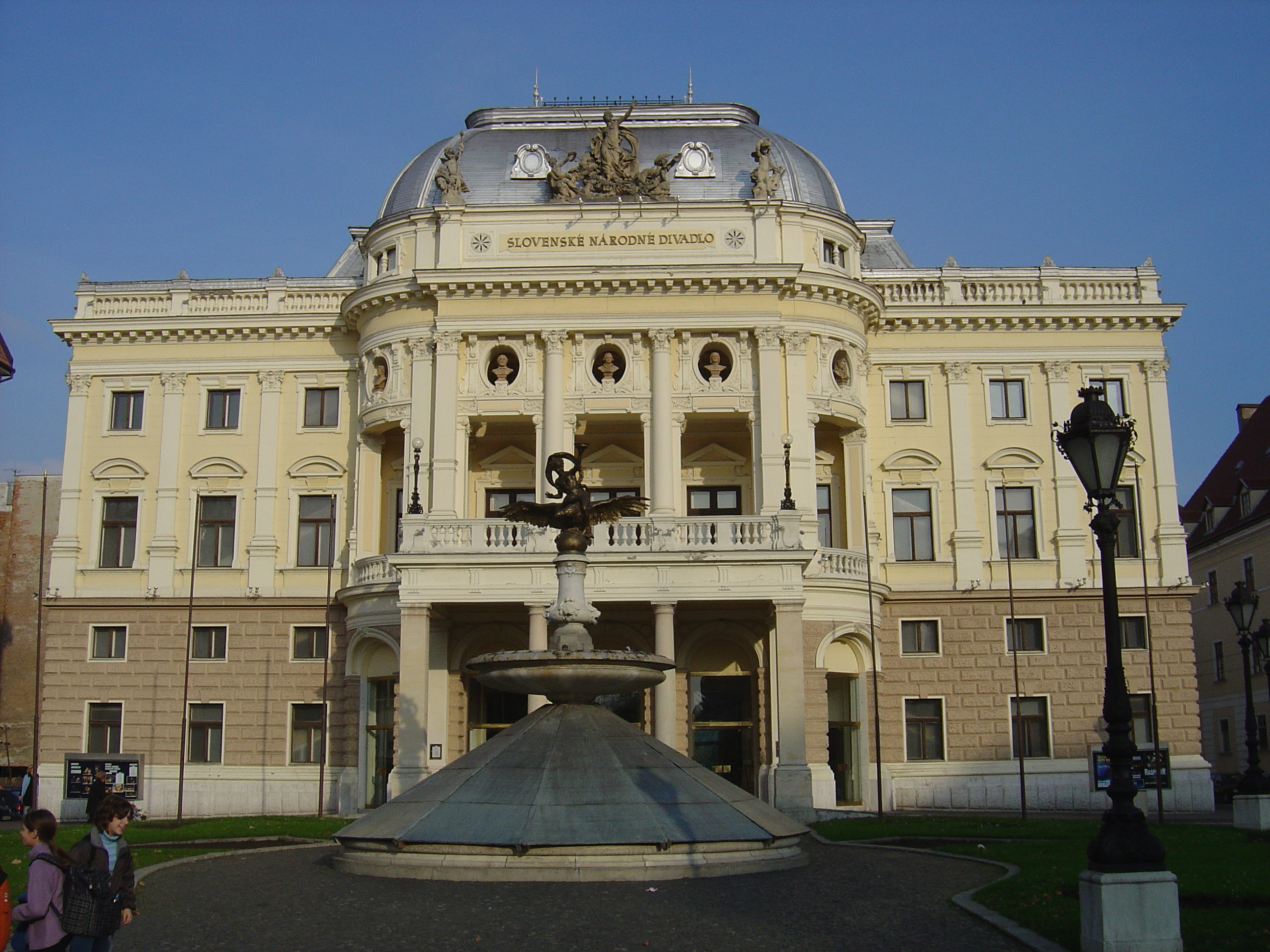 รูปถ่าย สโลวะเกีย(Slovakia) บราทิสลาวา(Bratislava) 2004-11 36