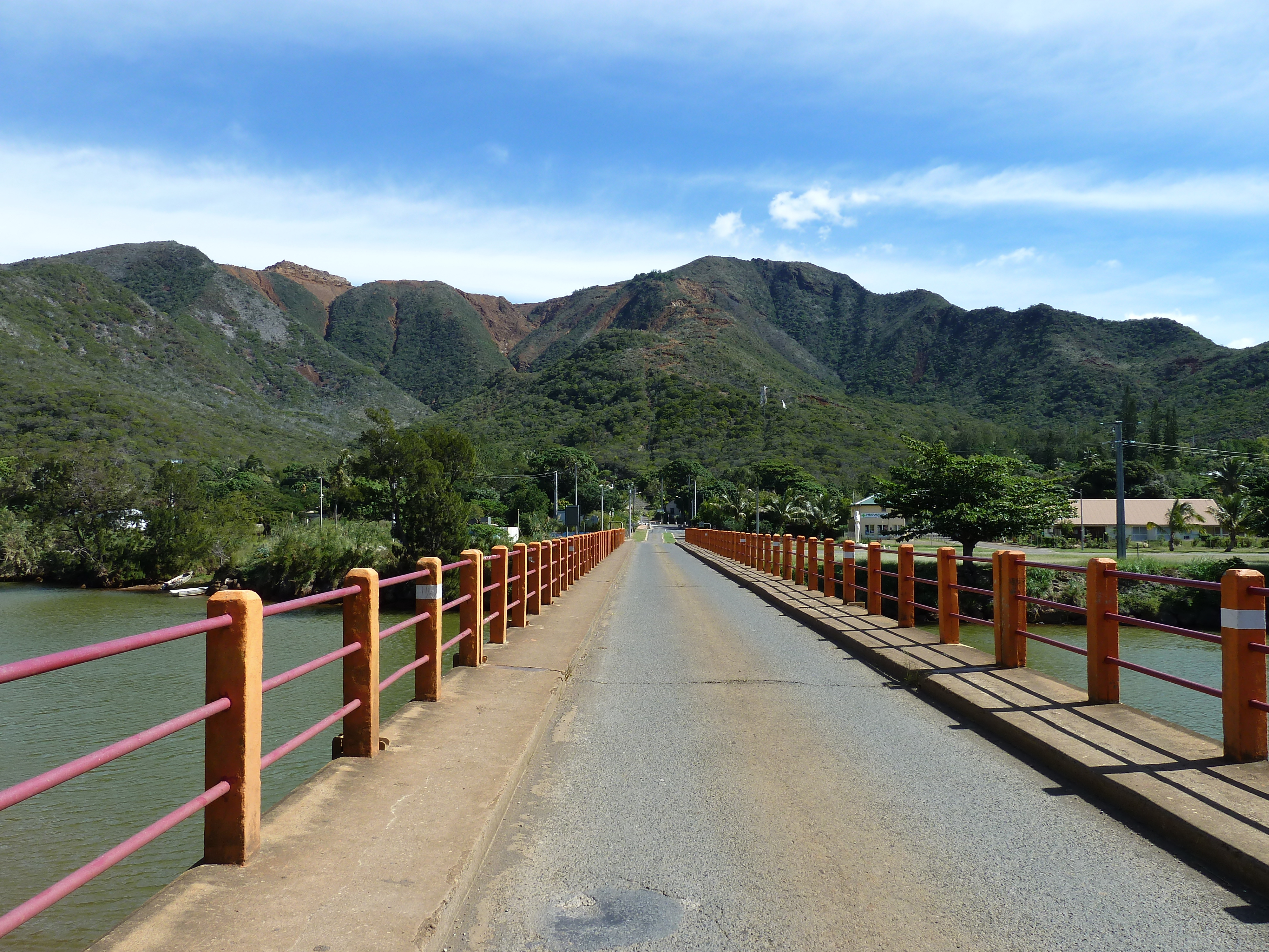 รูปถ่าย นิวแคลิโดเนีย(New Caledonia) ทีโอ(Thio) 2010-05 1