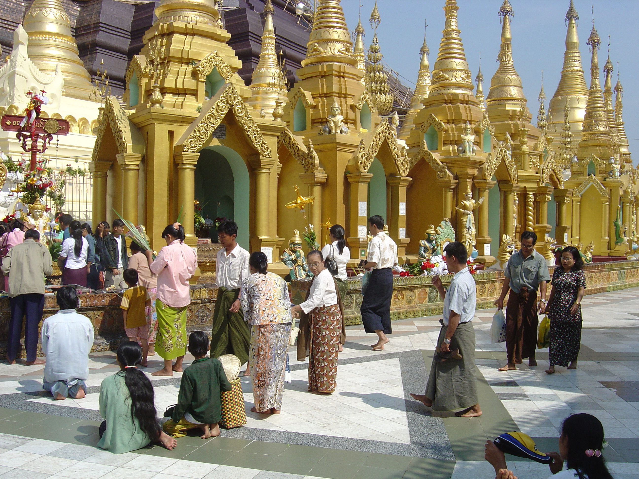 รูปถ่าย พม่า(Myanmar) ย่างกุ้ง(Yangon) พระมหาเจดีย์ชเวกากอง(Shwedagon Pagoda) 2005-01 52