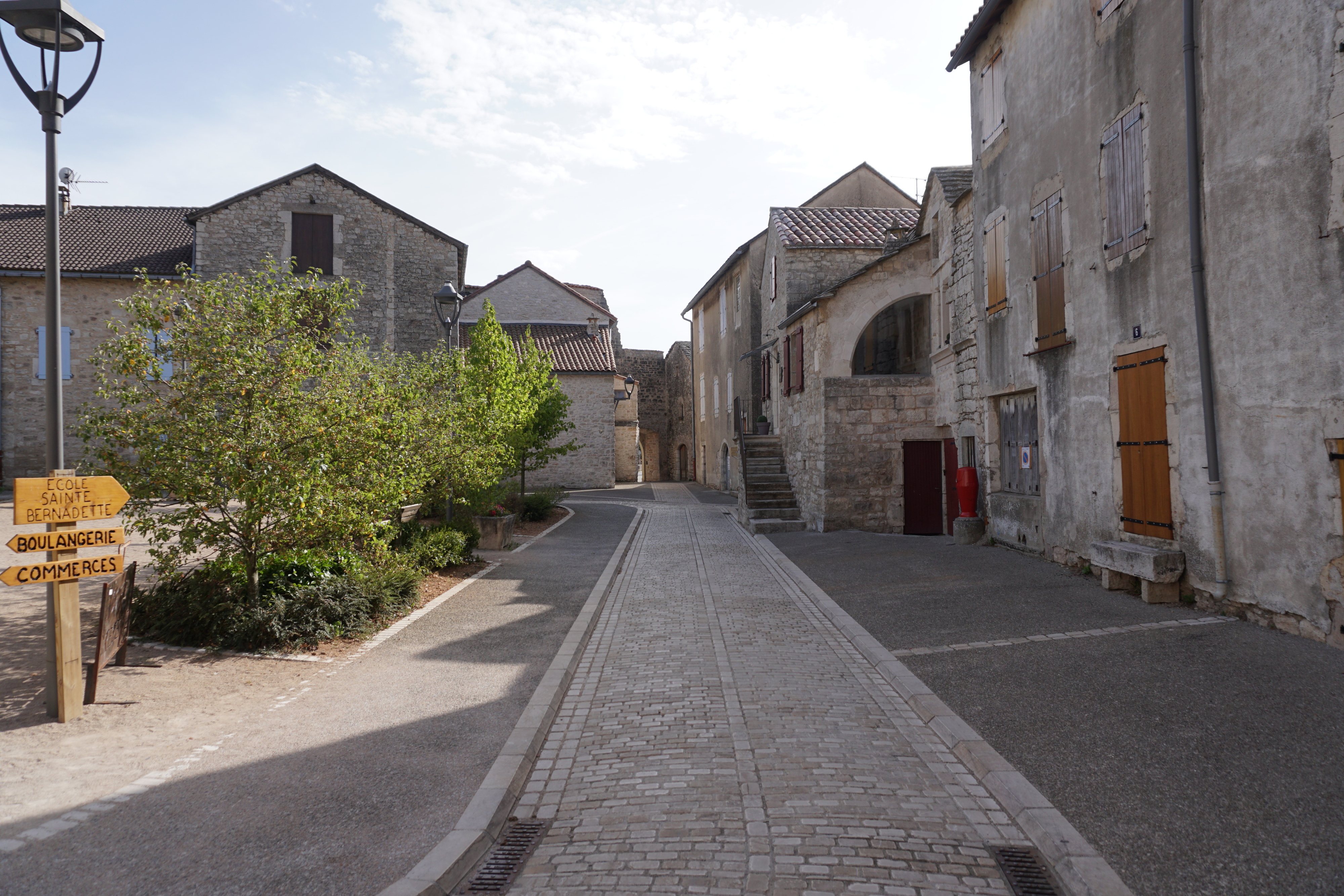 รูปถ่าย ฝรั่งเศส(France) ลากาวาเลอรี(La Cavalerie) 2017-08 1