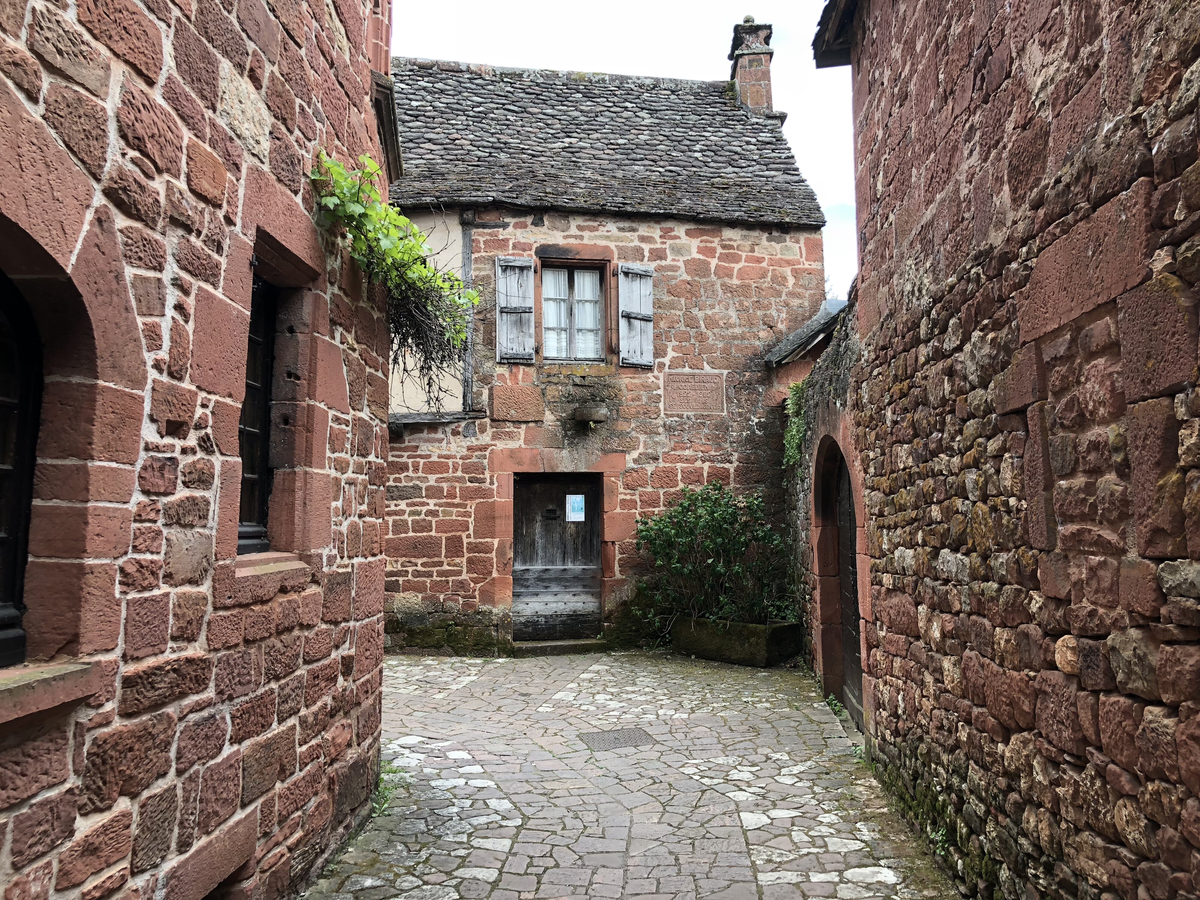 รูปถ่าย ฝรั่งเศส(France) กอลงฌ์-ลา-รูฌ(Collonges la Rouge) 2018-04 72