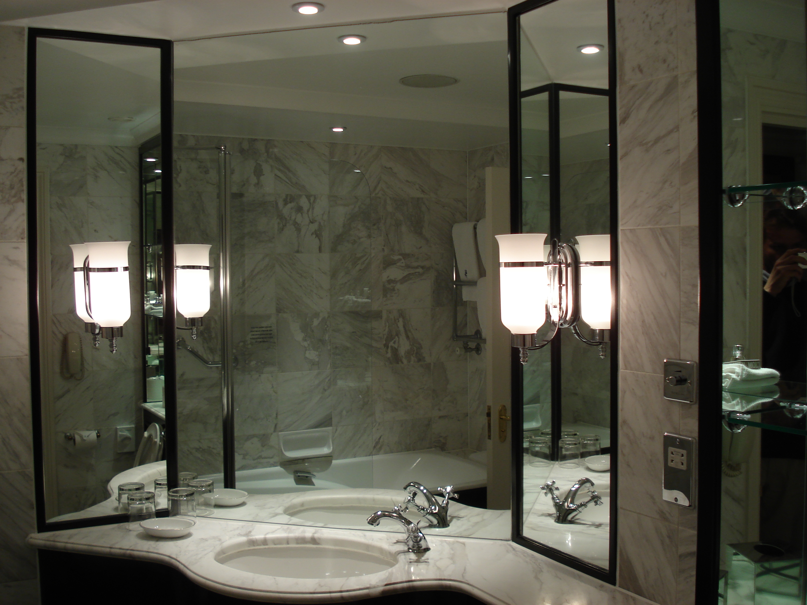 รูปถ่าย อังกฤษ(United Kingdom) บาธ(Bath) โรงแรมแมกโดนัลด์ สปา(MacDonald Spa Hotel) 2006-05 21