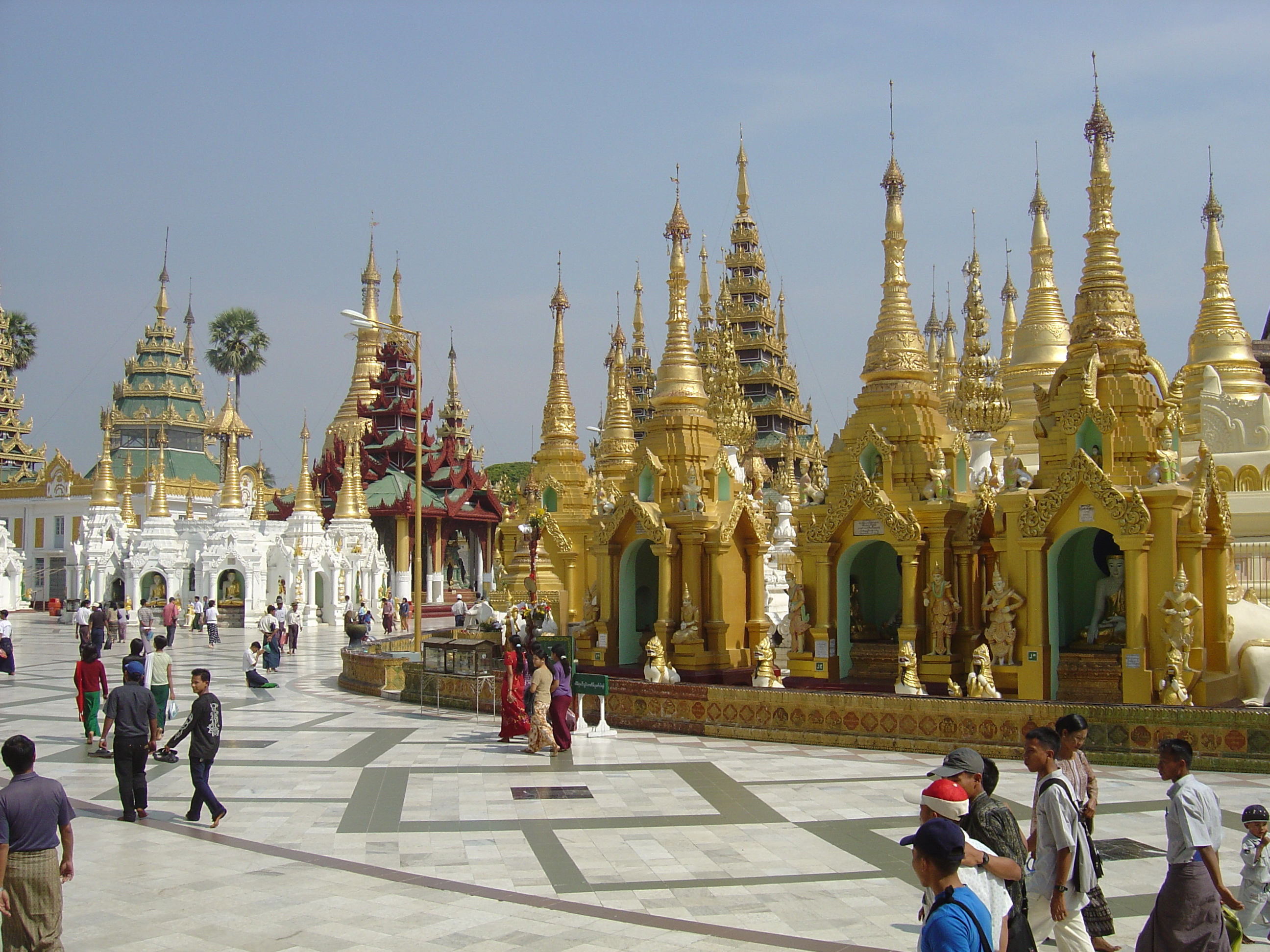 รูปถ่าย พม่า(Myanmar) ย่างกุ้ง(Yangon) พระมหาเจดีย์ชเวกากอง(Shwedagon Pagoda) 2005-01 40