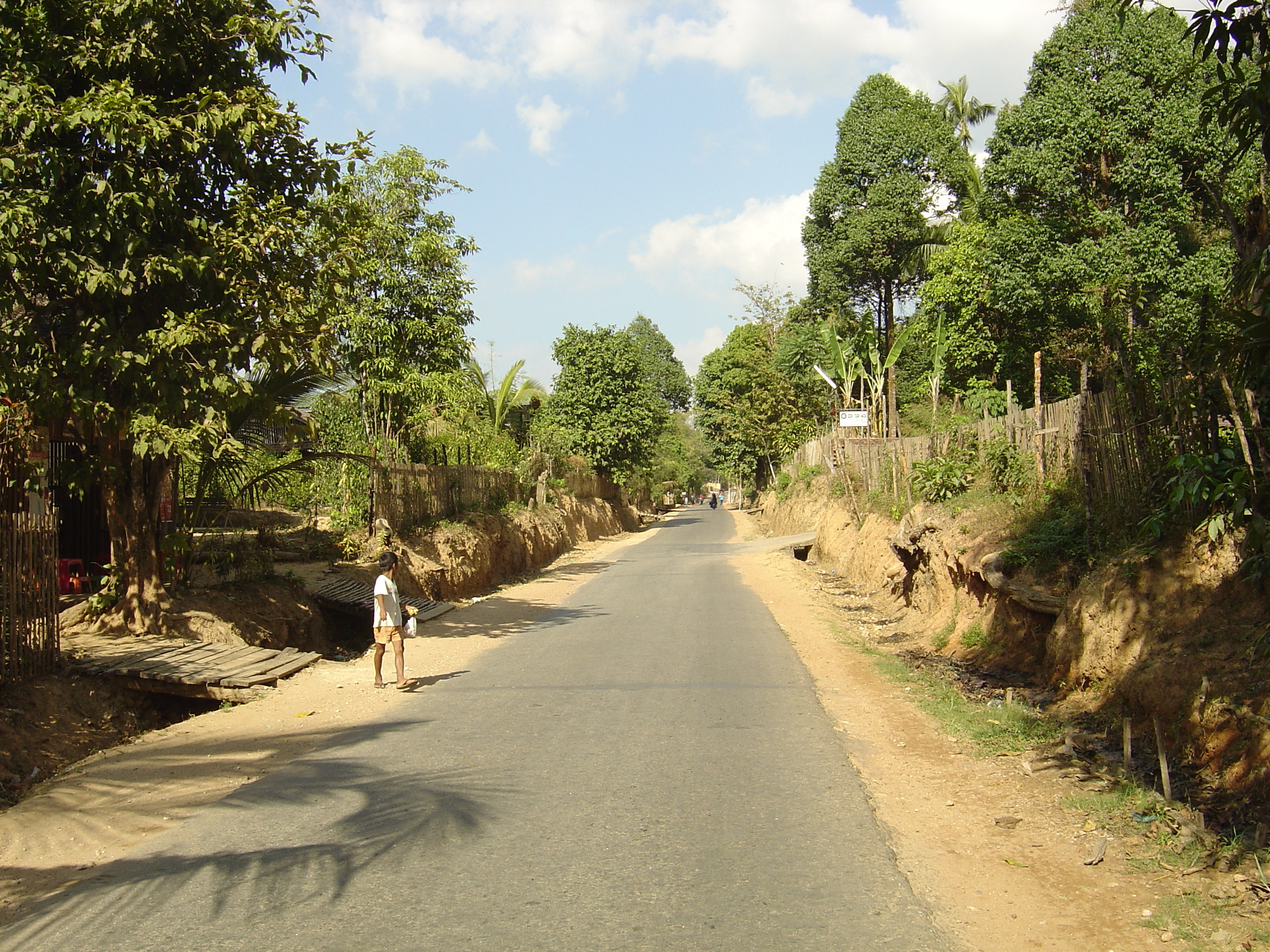 รูปถ่าย พม่า(Myanmar) มะริด(Myeik (Mergui)) 2005-01 69