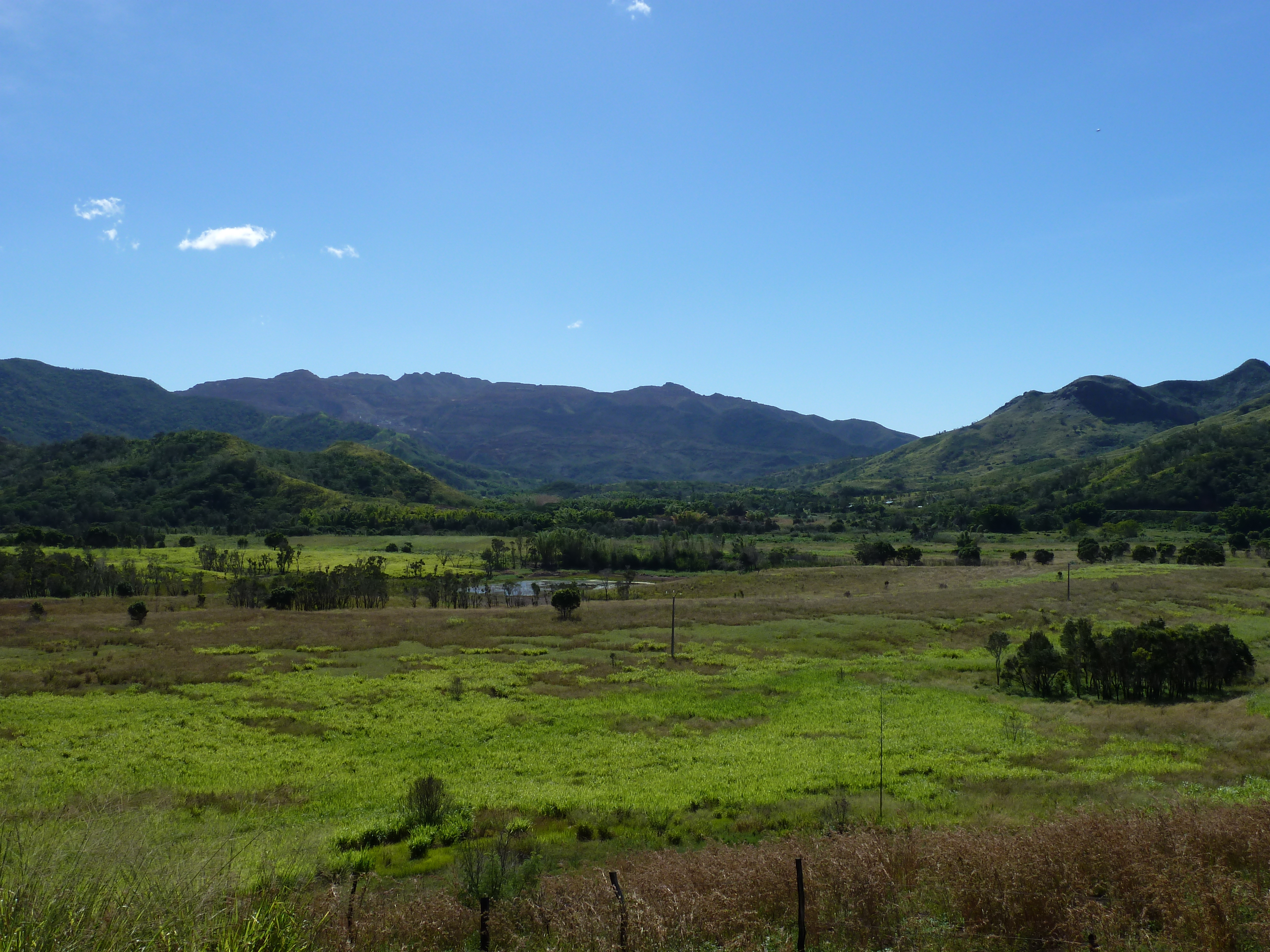 รูปถ่าย นิวแคลิโดเนีย(New Caledonia) ถนนจากตงตูตาไปทีโอ(Tontouta to Thio road) 2010-05 126