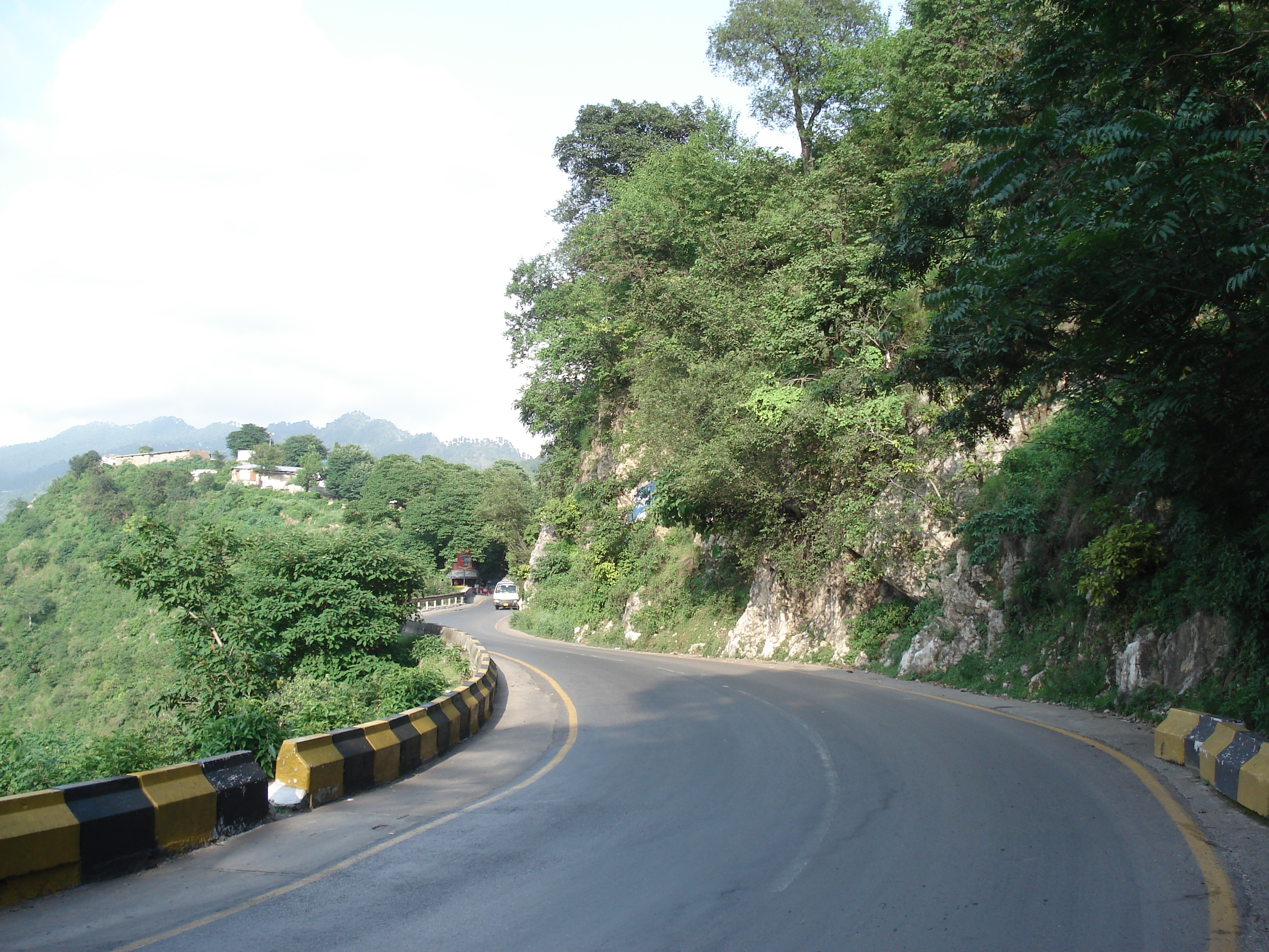 รูปถ่าย ปากีสถาน(Pakistan) ถนนจากอิสลามาบัดไปมัรรี(Islamabad to Murree road) 2006-08 96